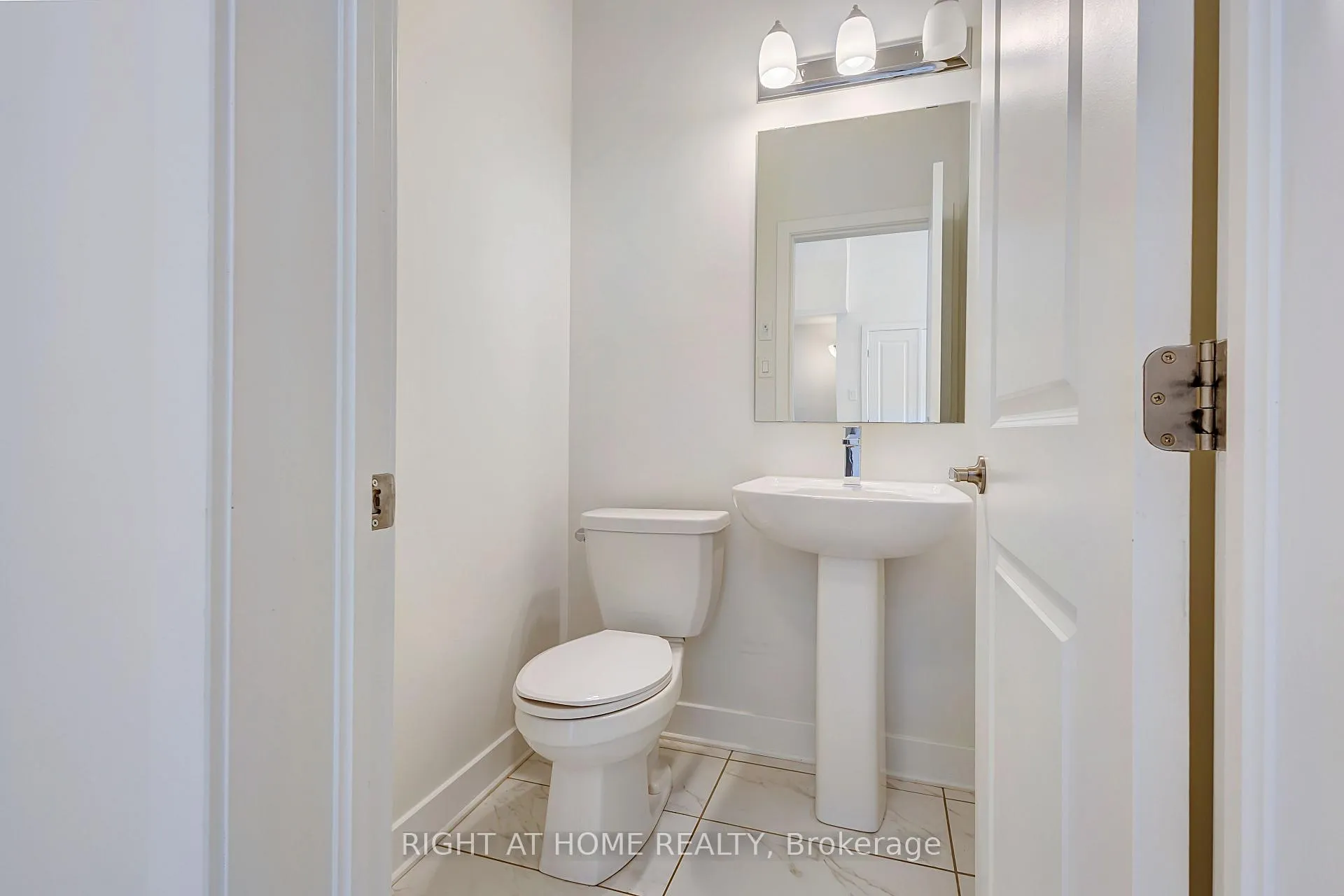 Photo 5 of 500 Triangle Street, Ottawa, Kanata - Emerald Meadows/Trailwest — HOMEH