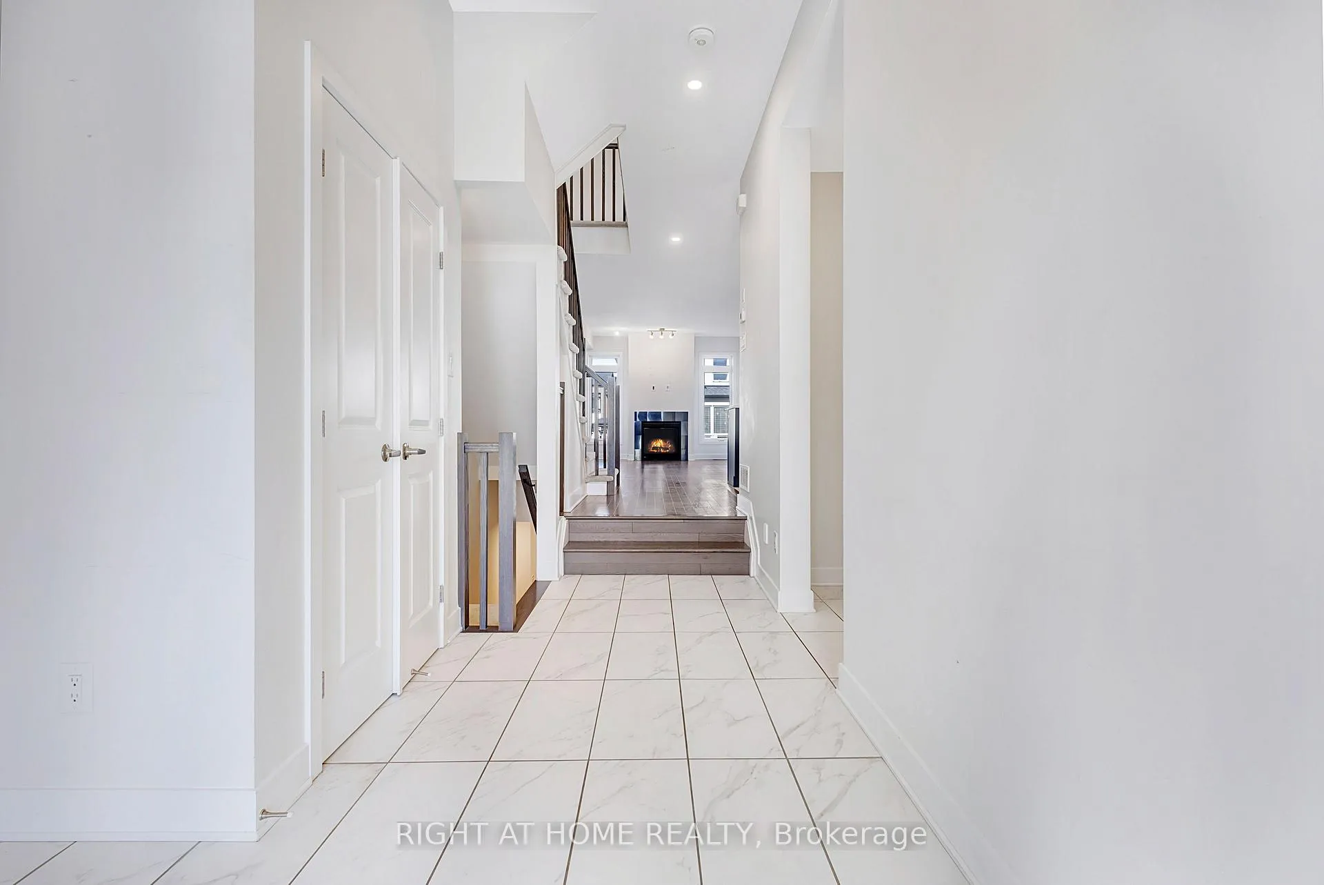 Photo 6 of 500 Triangle Street, Ottawa, Kanata - Emerald Meadows/Trailwest — HOMEH