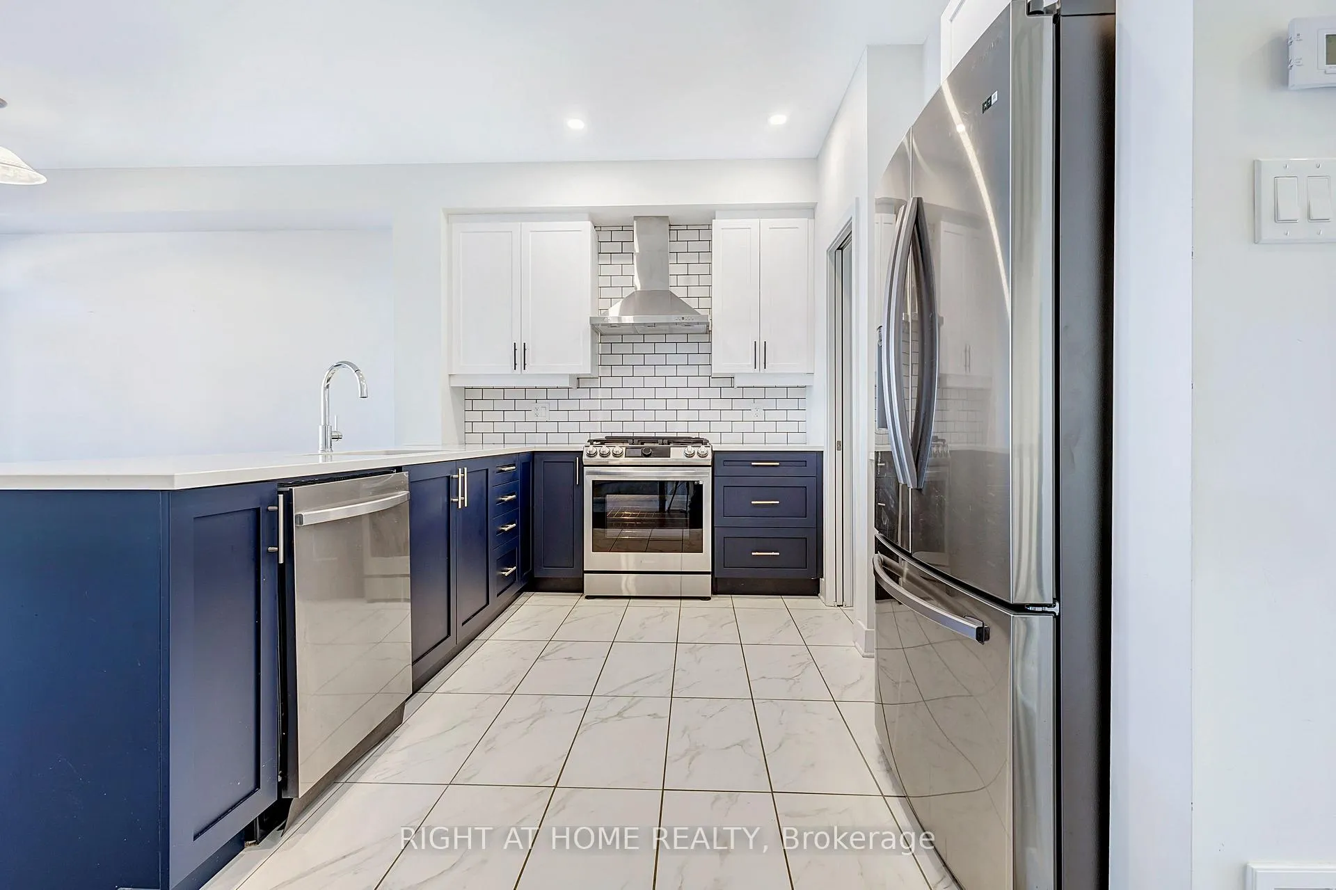 Photo 7 of 500 Triangle Street, Ottawa, Kanata - Emerald Meadows/Trailwest — HOMEH