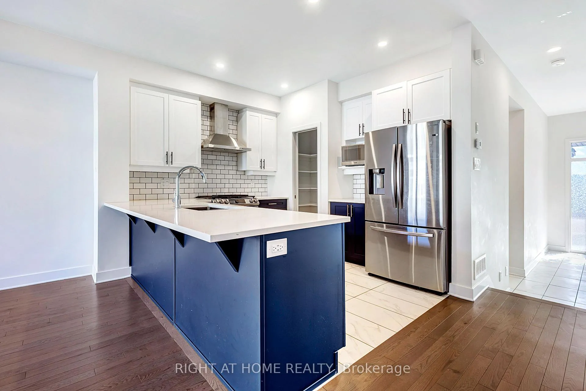 Photo 9 of 500 Triangle Street, Ottawa, Kanata - Emerald Meadows/Trailwest — HOMEH