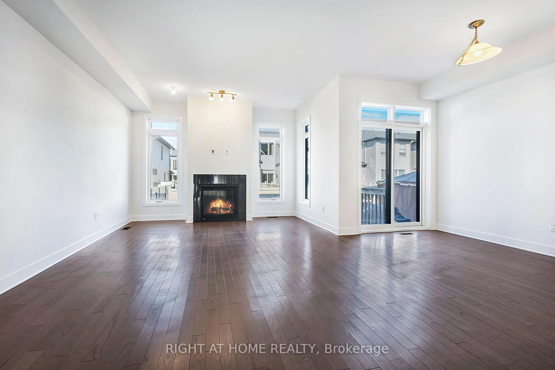 Photo 12 of 500 Triangle Street, Ottawa, Kanata - Emerald Meadows/Trailwest — HOMEH
