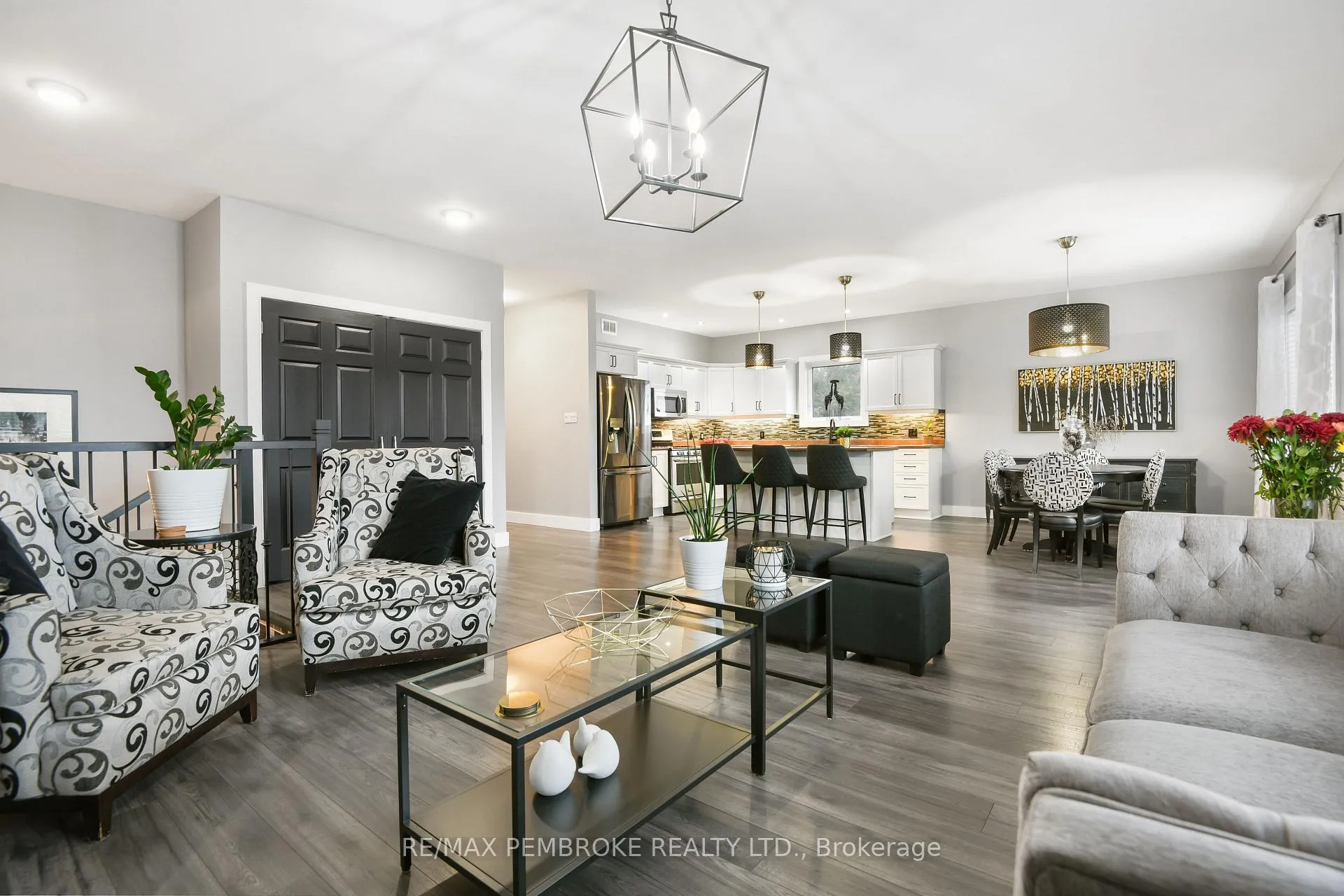 Photo 9 of 35 Vera Crescent, Whitewater Region, Beachburg — HOMEH