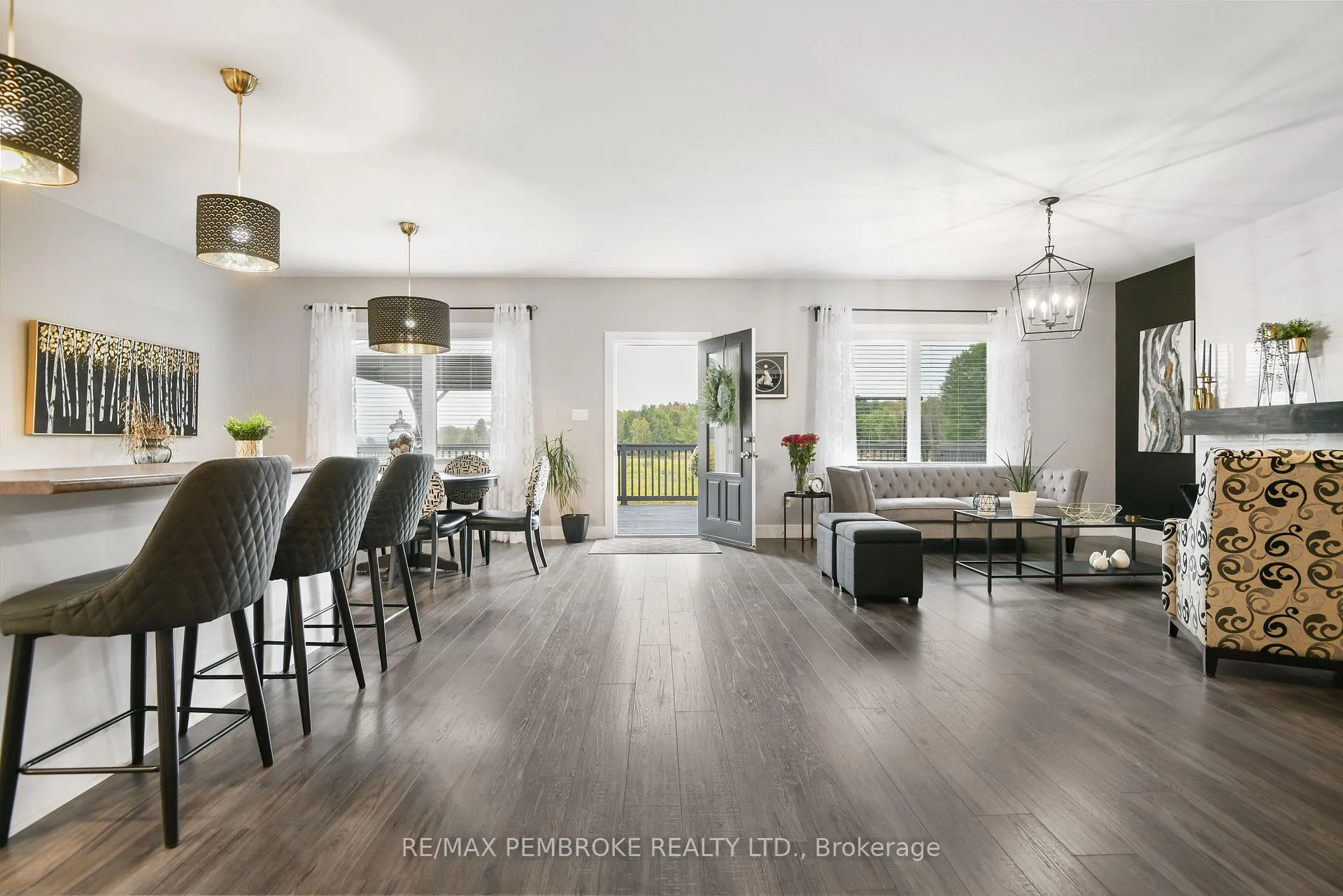 Photo 10 of 35 Vera Crescent, Whitewater Region, Beachburg — HOMEH