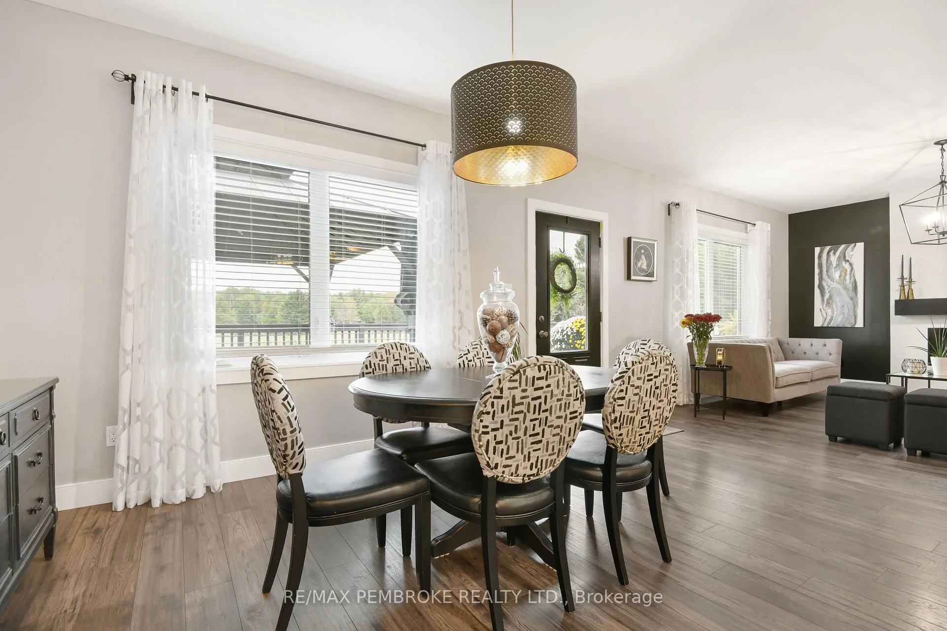Photo 12 of 35 Vera Crescent, Whitewater Region, Beachburg — HOMEH