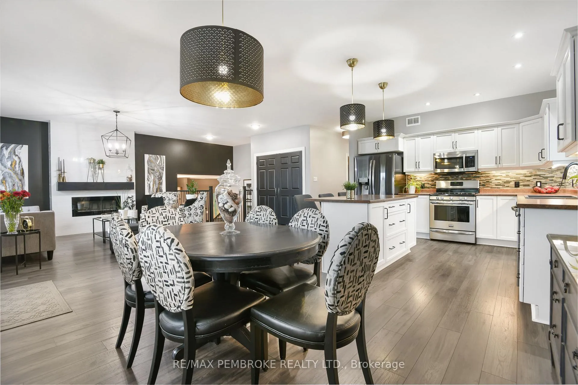 Photo 13 of 35 Vera Crescent, Whitewater Region, Beachburg — HOMEH