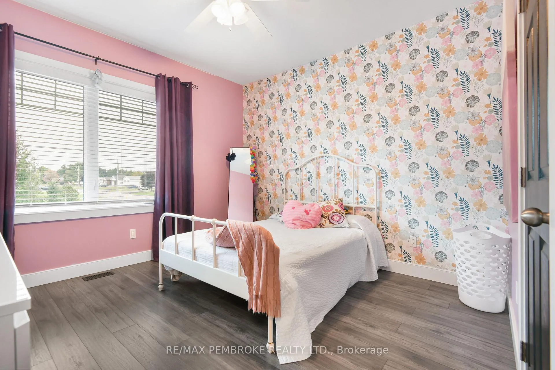 Photo 23 of 35 Vera Crescent, Whitewater Region, Beachburg — HOMEH