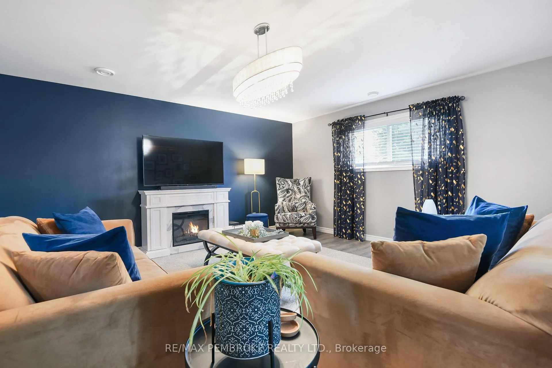 Photo 27 of 35 Vera Crescent, Whitewater Region, Beachburg — HOMEH