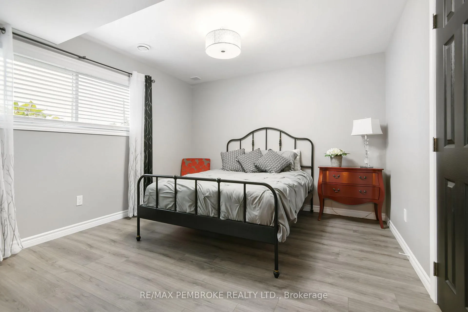 Photo 30 of 35 Vera Crescent, Whitewater Region, Beachburg — HOMEH
