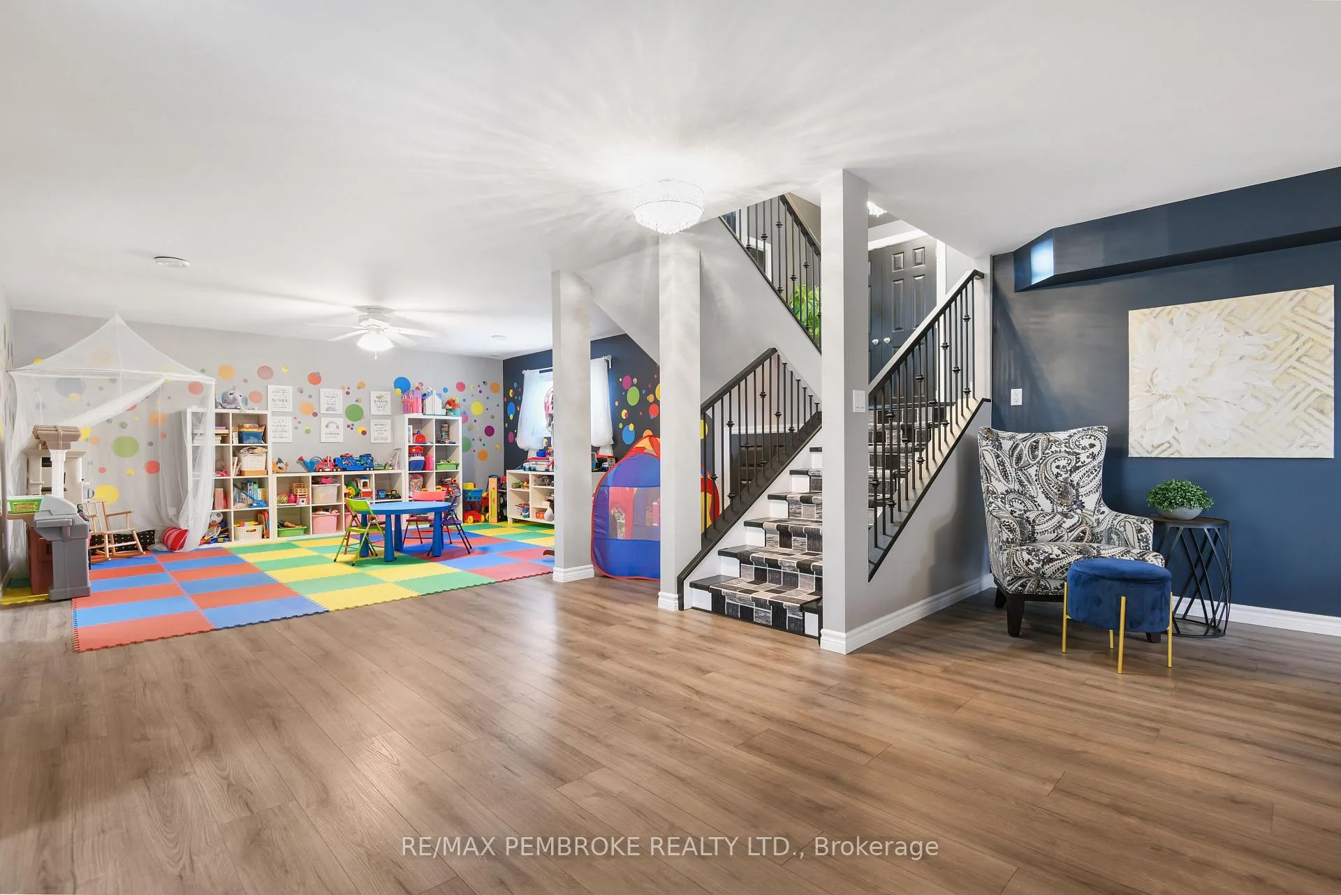 Photo 35 of 35 Vera Crescent, Whitewater Region, Beachburg — HOMEH