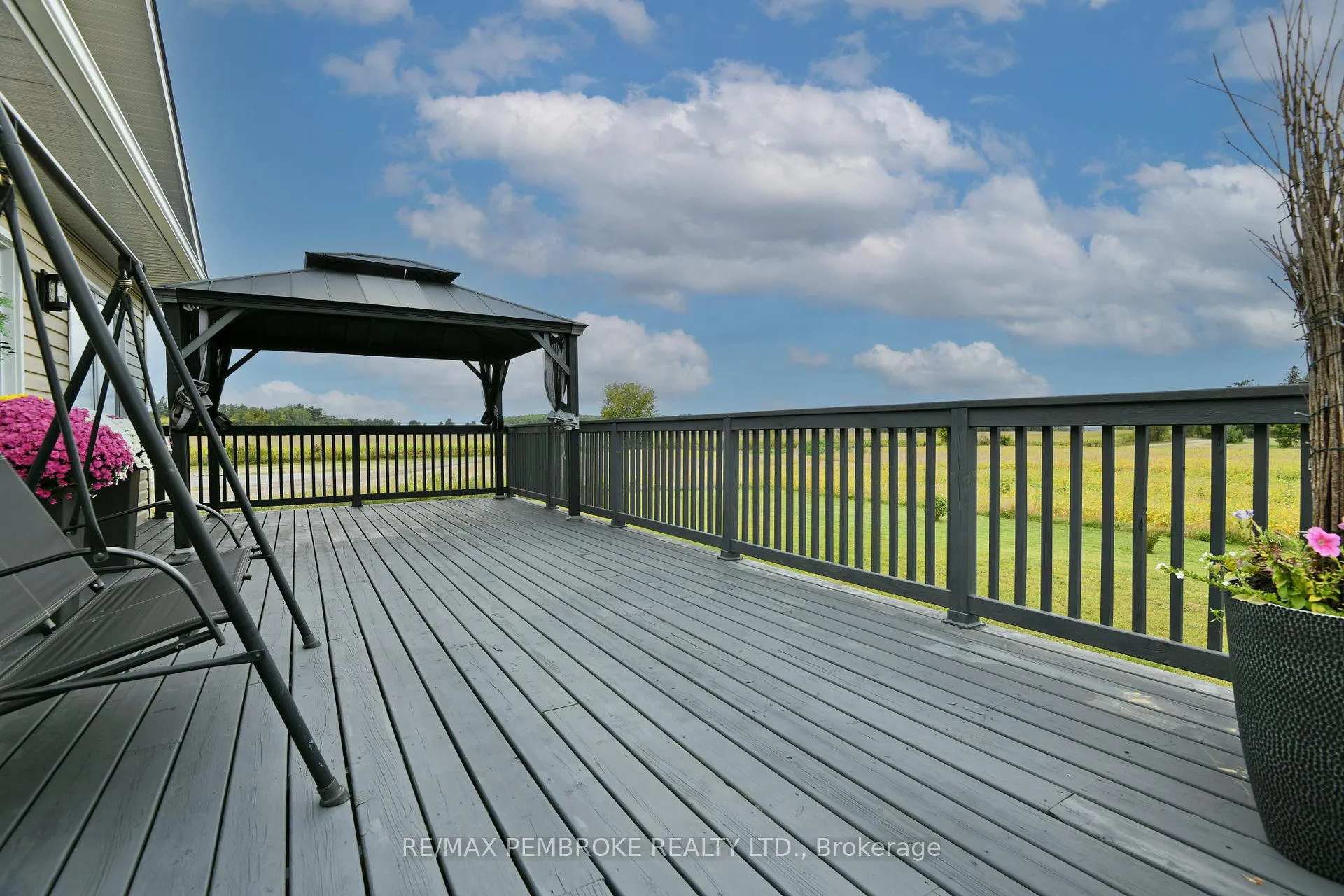 Photo 36 of 35 Vera Crescent, Whitewater Region, Beachburg — HOMEH