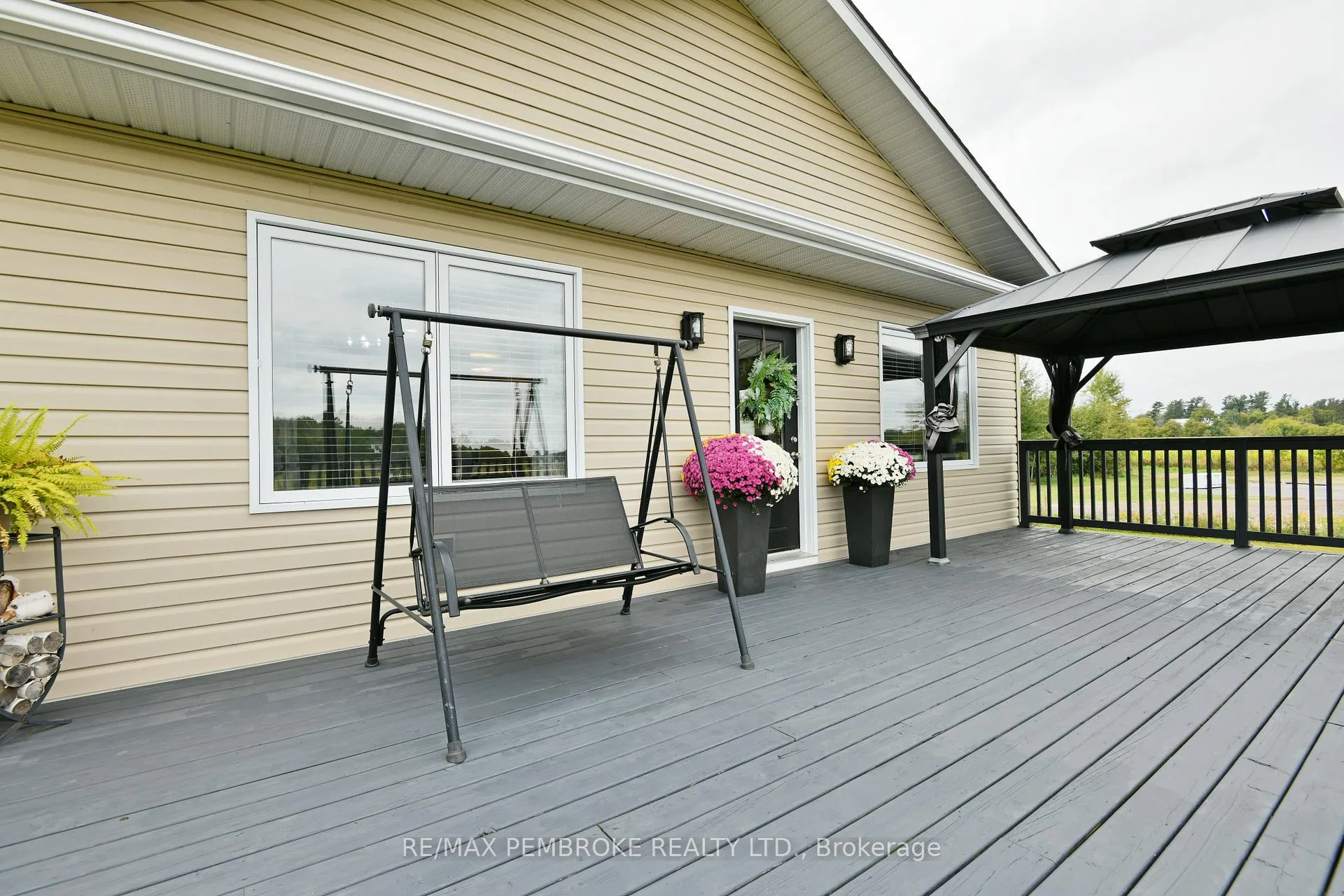 Photo 37 of 35 Vera Crescent, Whitewater Region, Beachburg — HOMEH
