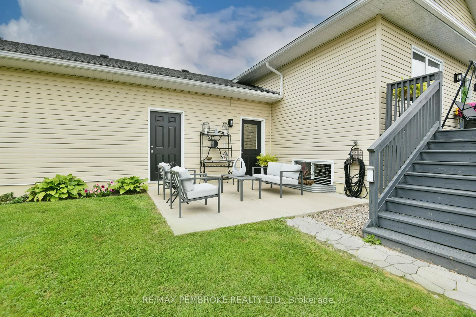 Photo 38 of 35 Vera Crescent, Whitewater Region, Beachburg — HOMEH