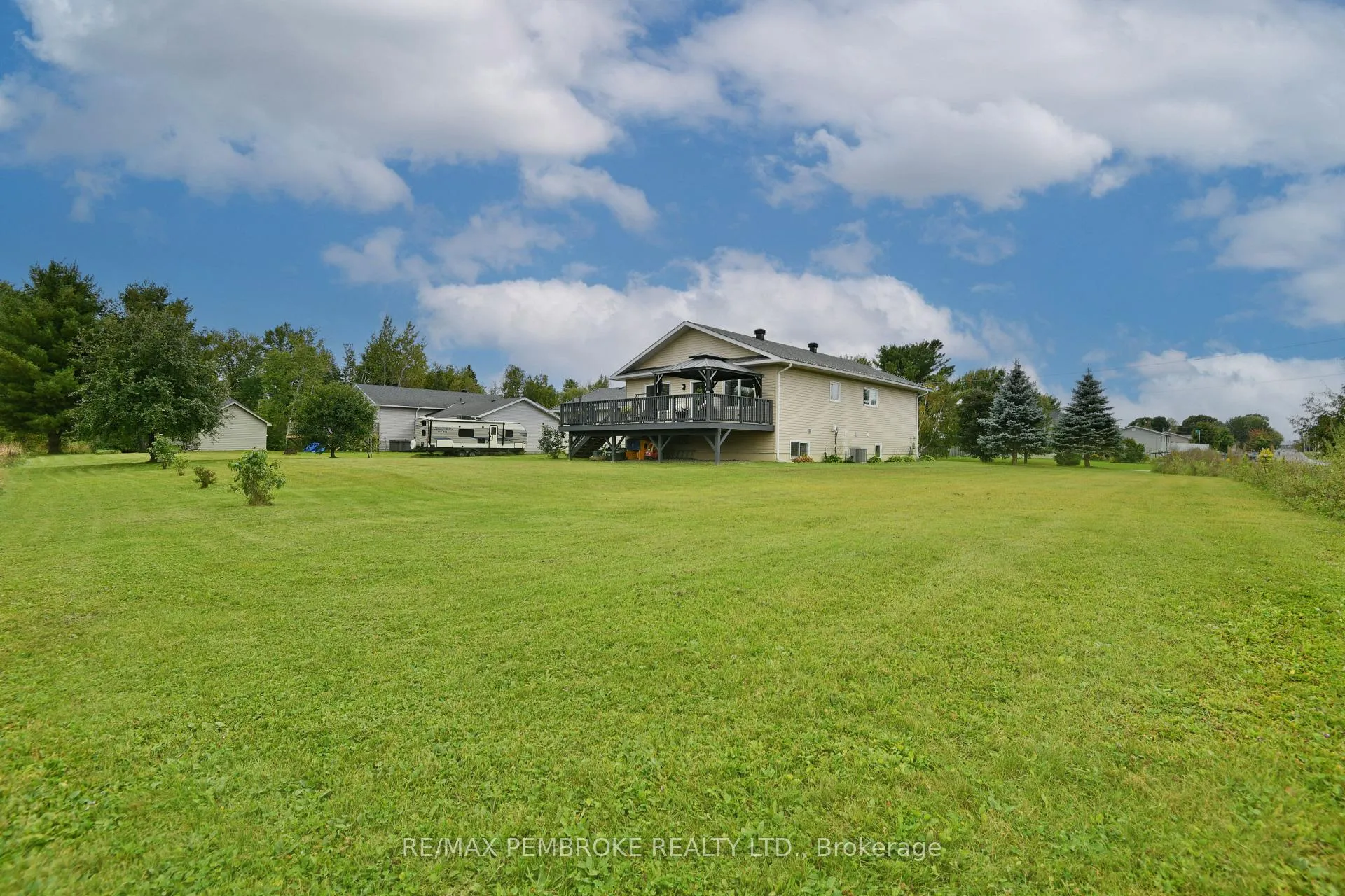 Photo 42 of 35 Vera Crescent, Whitewater Region, Beachburg — HOMEH
