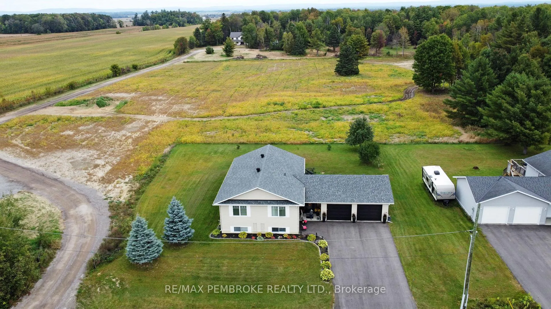 Photo 43 of 35 Vera Crescent, Whitewater Region, Beachburg — HOMEH