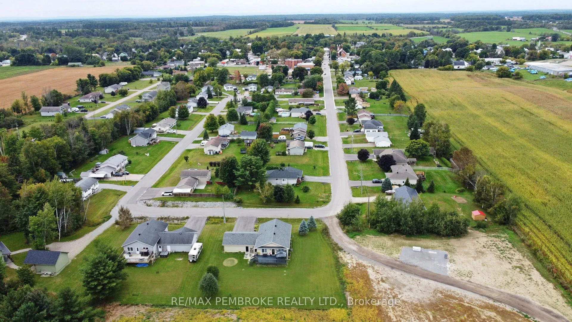 Photo 46 of 35 Vera Crescent, Whitewater Region, Beachburg — HOMEH