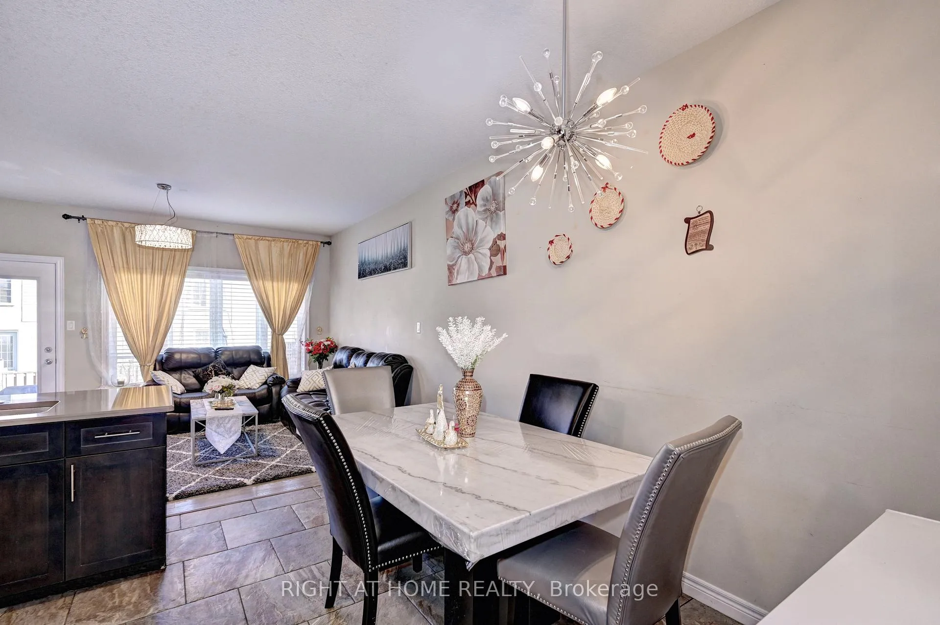 Photo 4 of 33 Mussen Street, Guelph, Victoria North — HOMEH