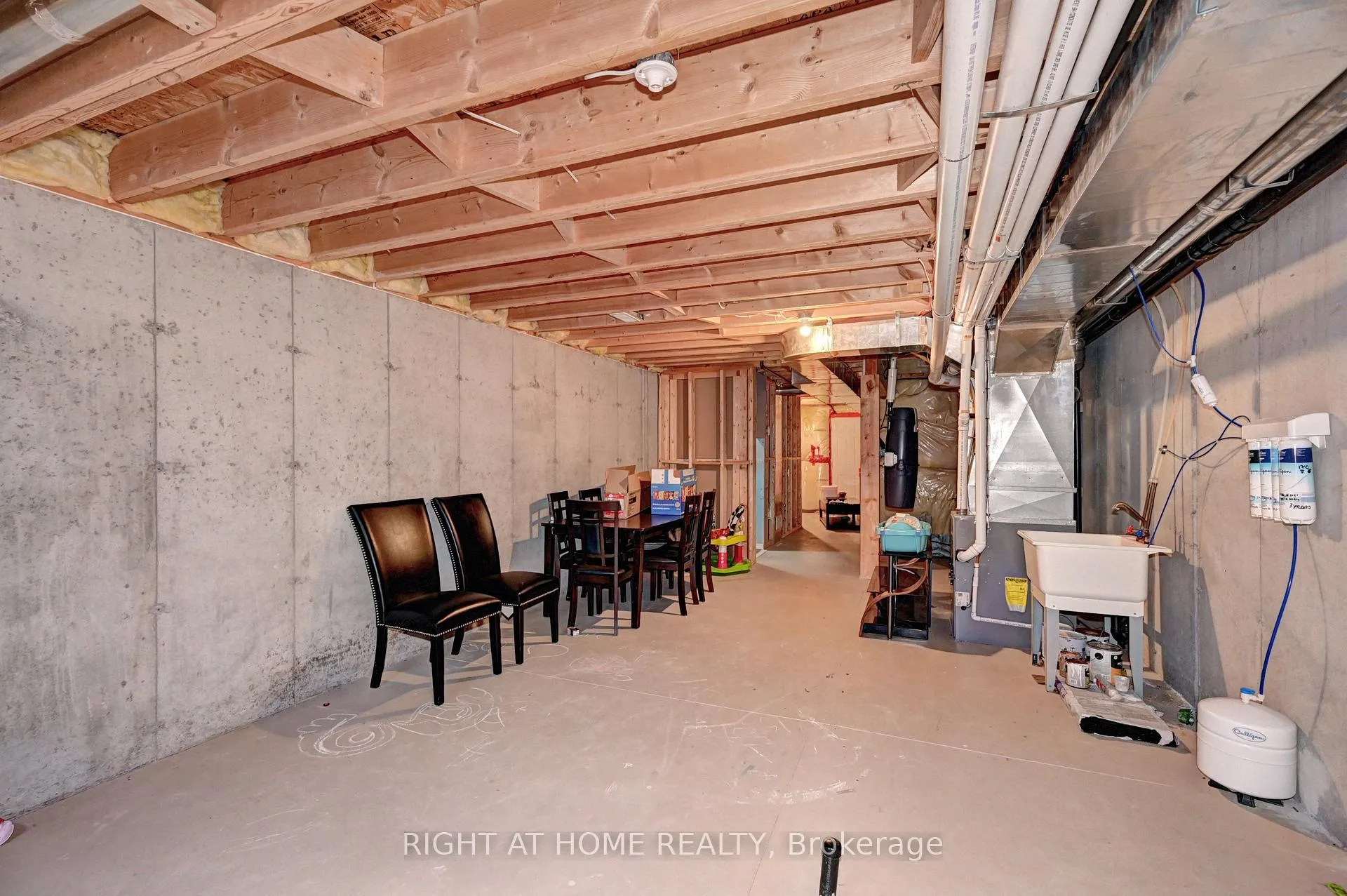 Photo 25 of 33 Mussen Street, Guelph, Victoria North — HOMEH