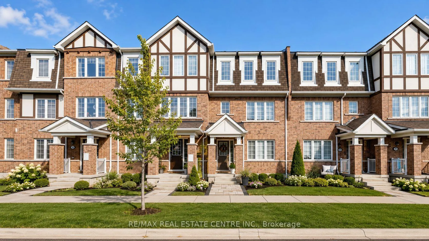 Front of 32 Bluegill Crescent