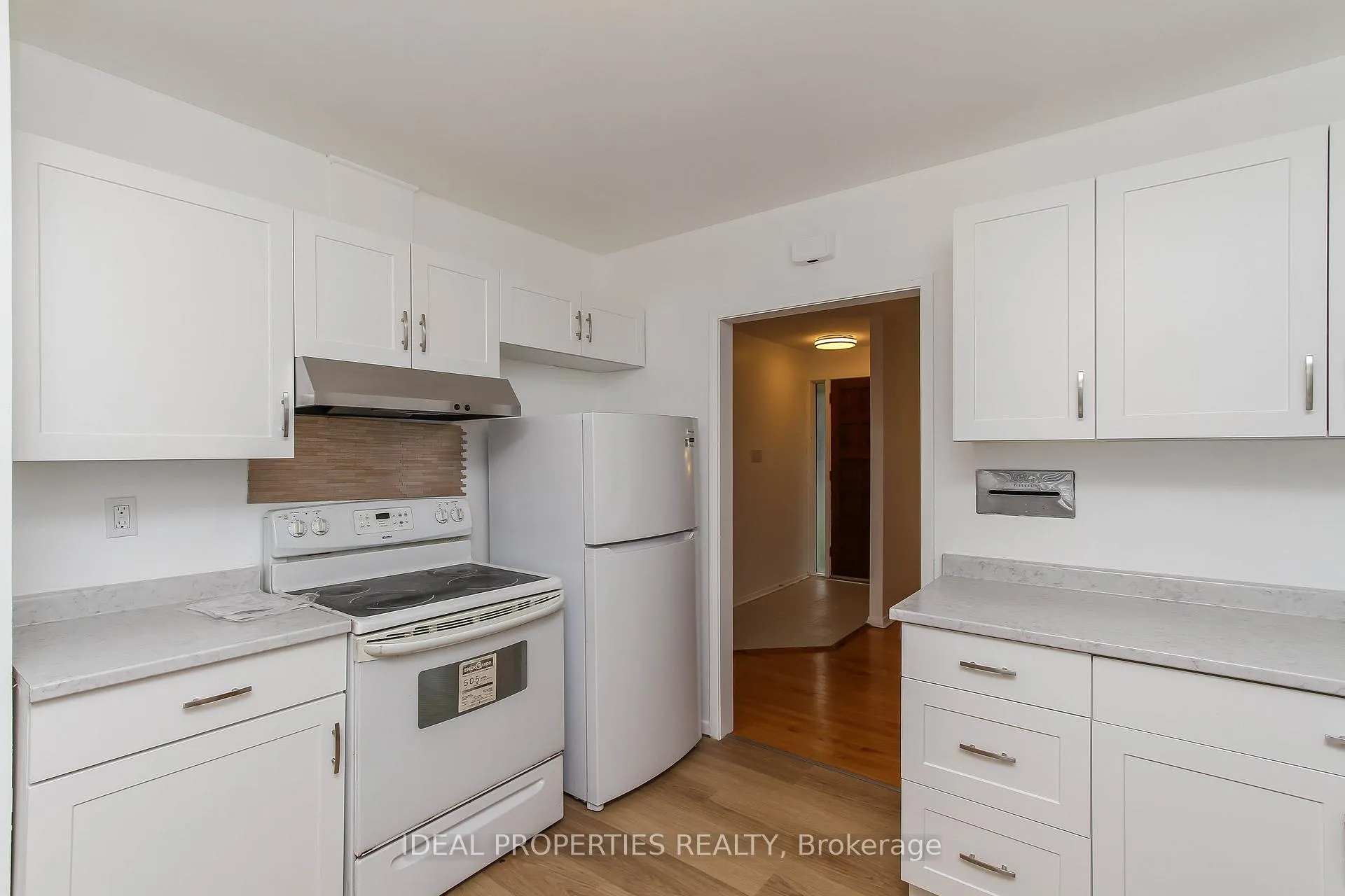 Photo 10 of 2699 Stone Crescent, Ottawa, Redwood Park — HOMEH