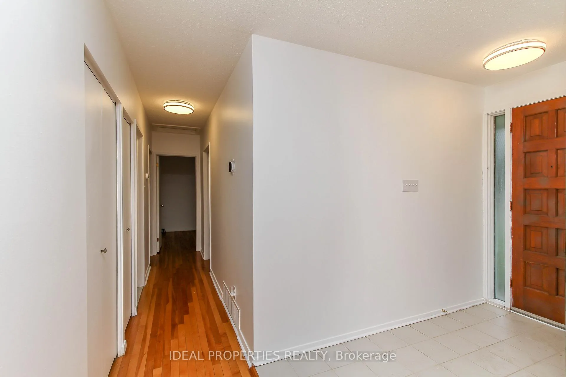 Photo 12 of 2699 Stone Crescent, Ottawa, Redwood Park — HOMEH