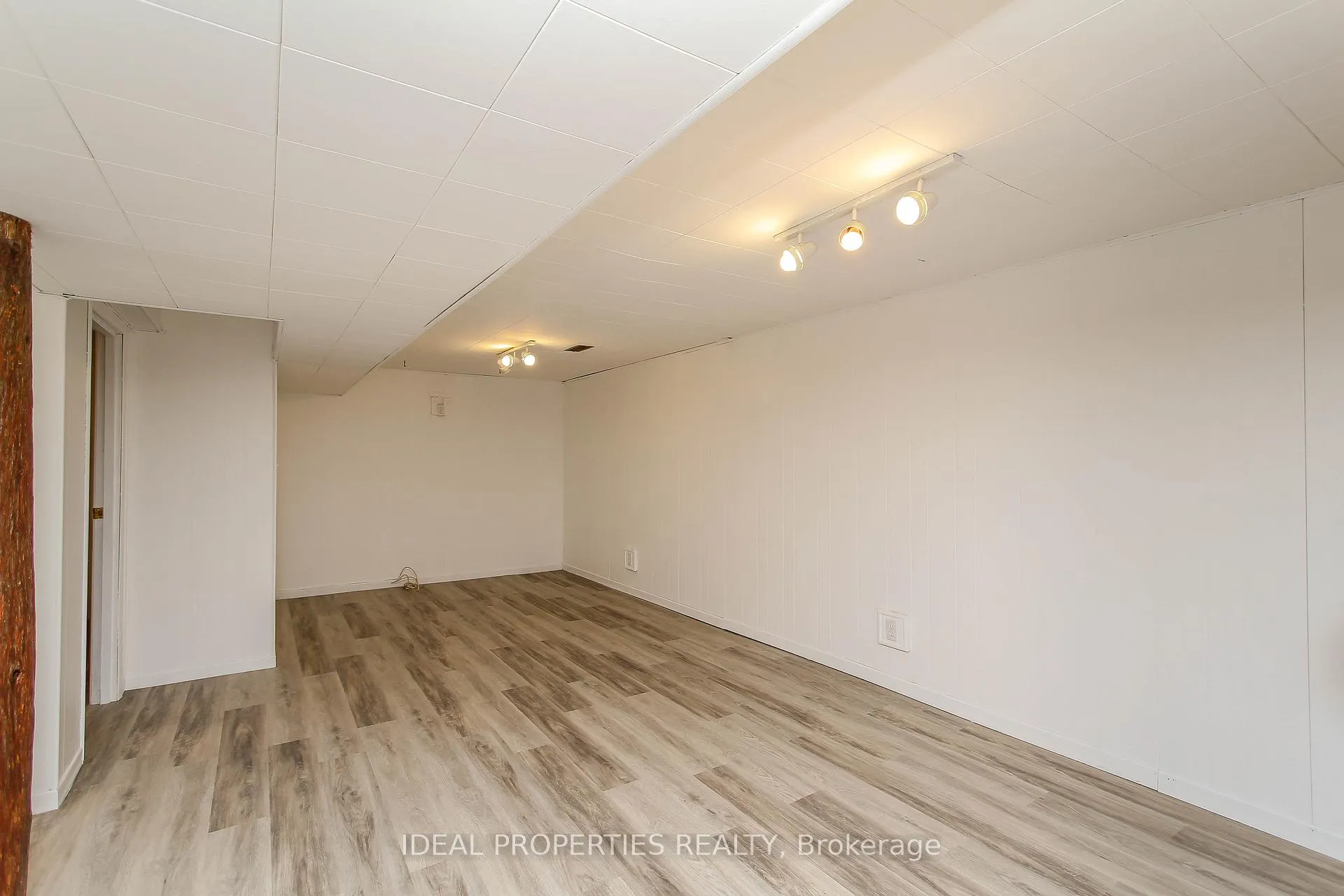 Photo 20 of 2699 Stone Crescent, Ottawa, Redwood Park — HOMEH