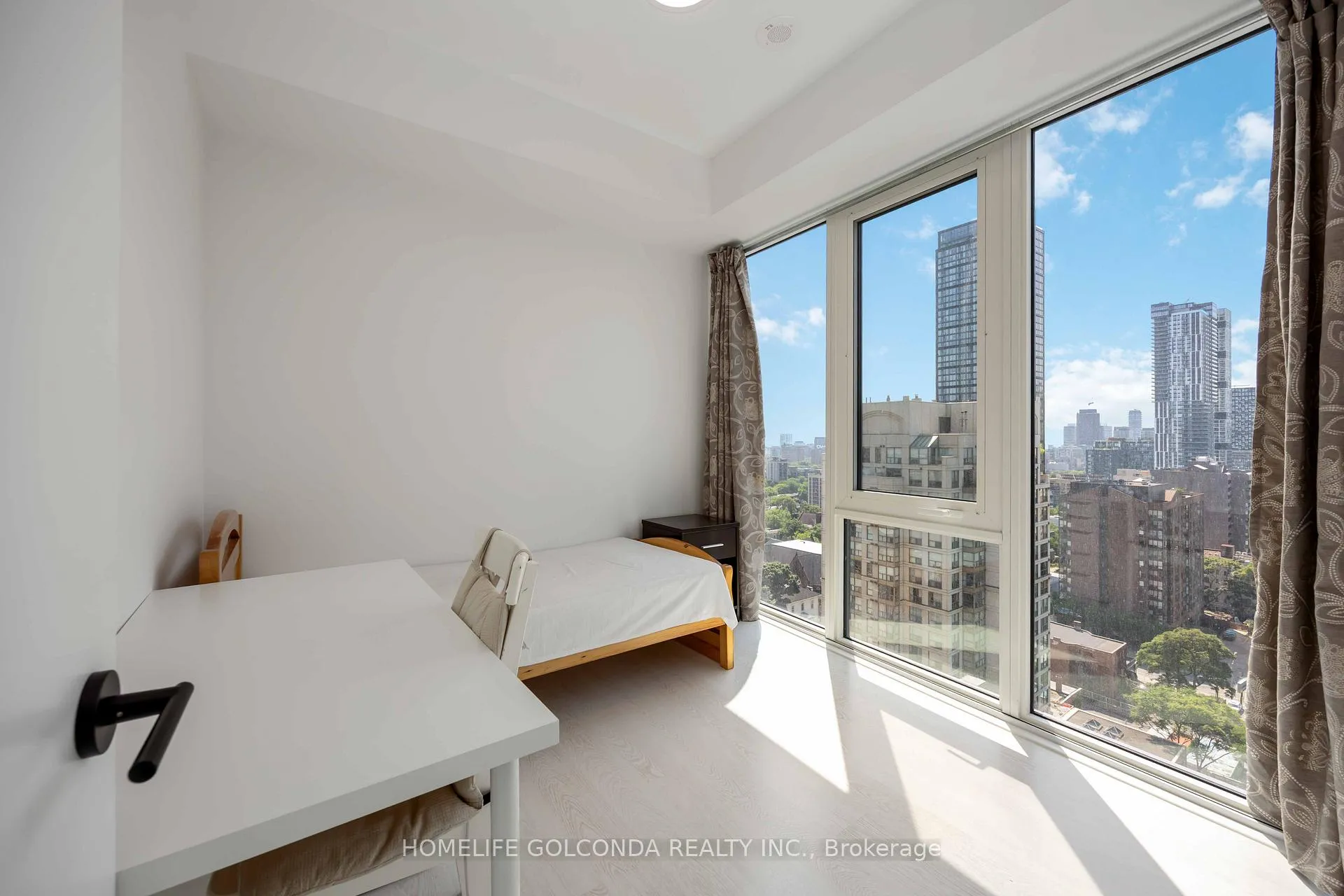 Photo 10 of Unit 1703, 308 Jarvis Street, Toronto, Church-Yonge Corridor — HOMEH