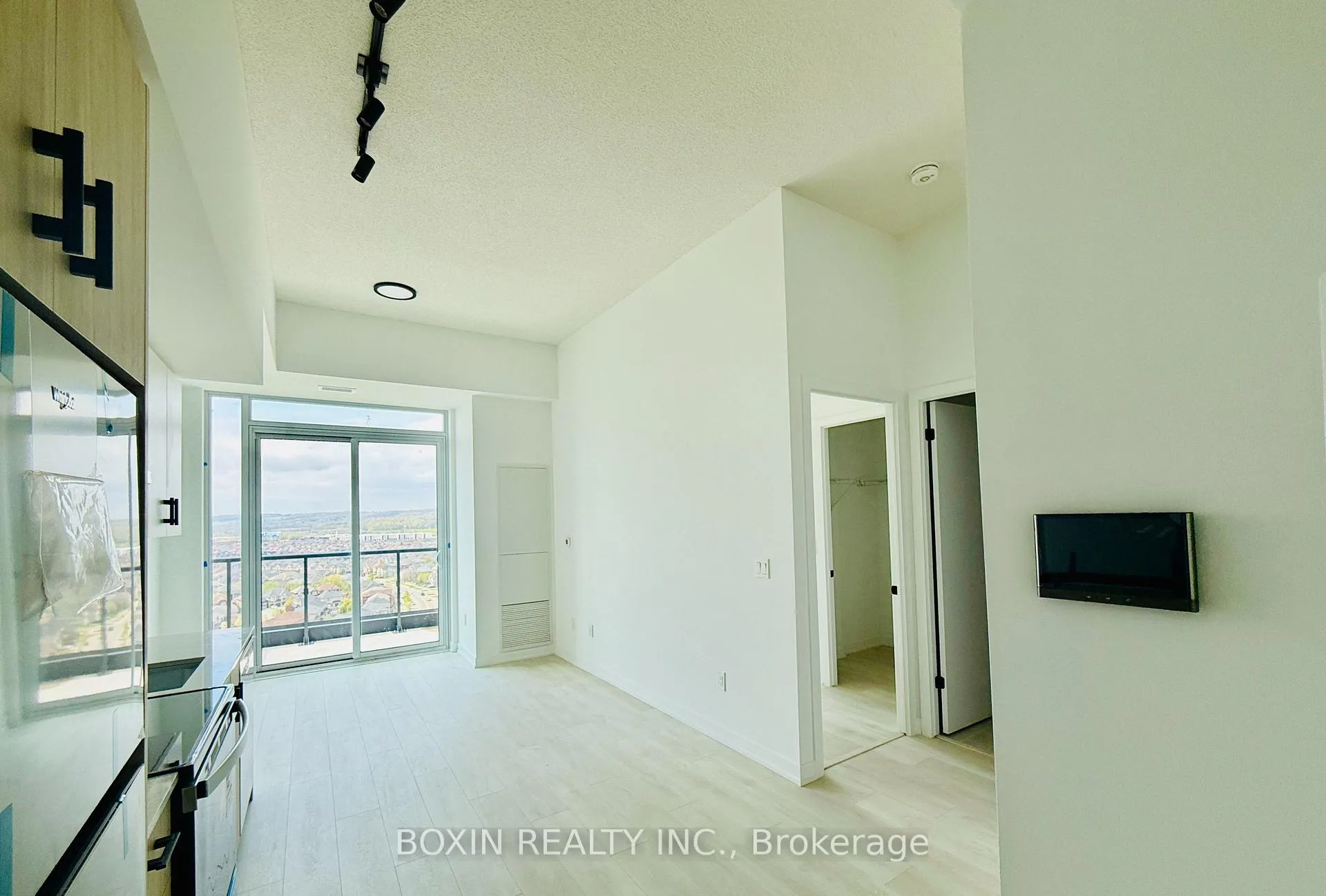 Photo 10 of Unit C1609, 4878 Powers Common, Burlington, Alton — HOMEH