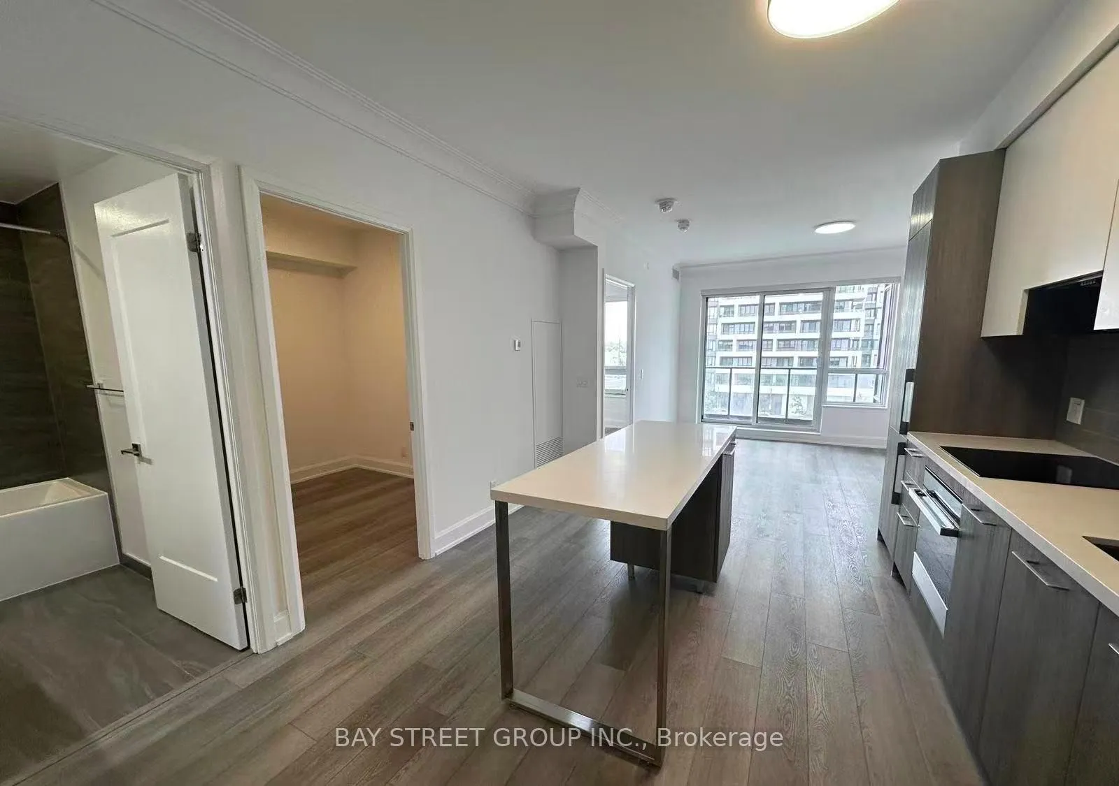 Photo 4 of Unit 2109, 8 Water Walk Drive, Markham, Unionville — HOMEH