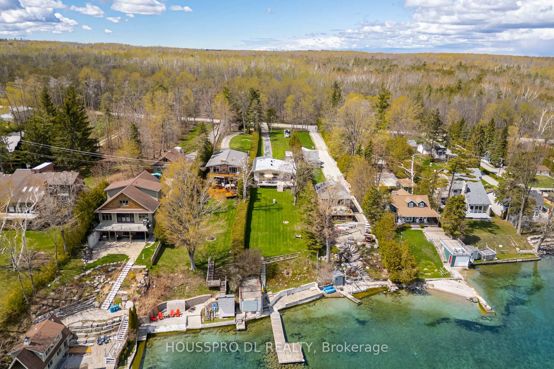 Photo 2 of 2683 Lakeshore Road E, Oro-Medonte, Rural Oro-Medonte — HOMEH