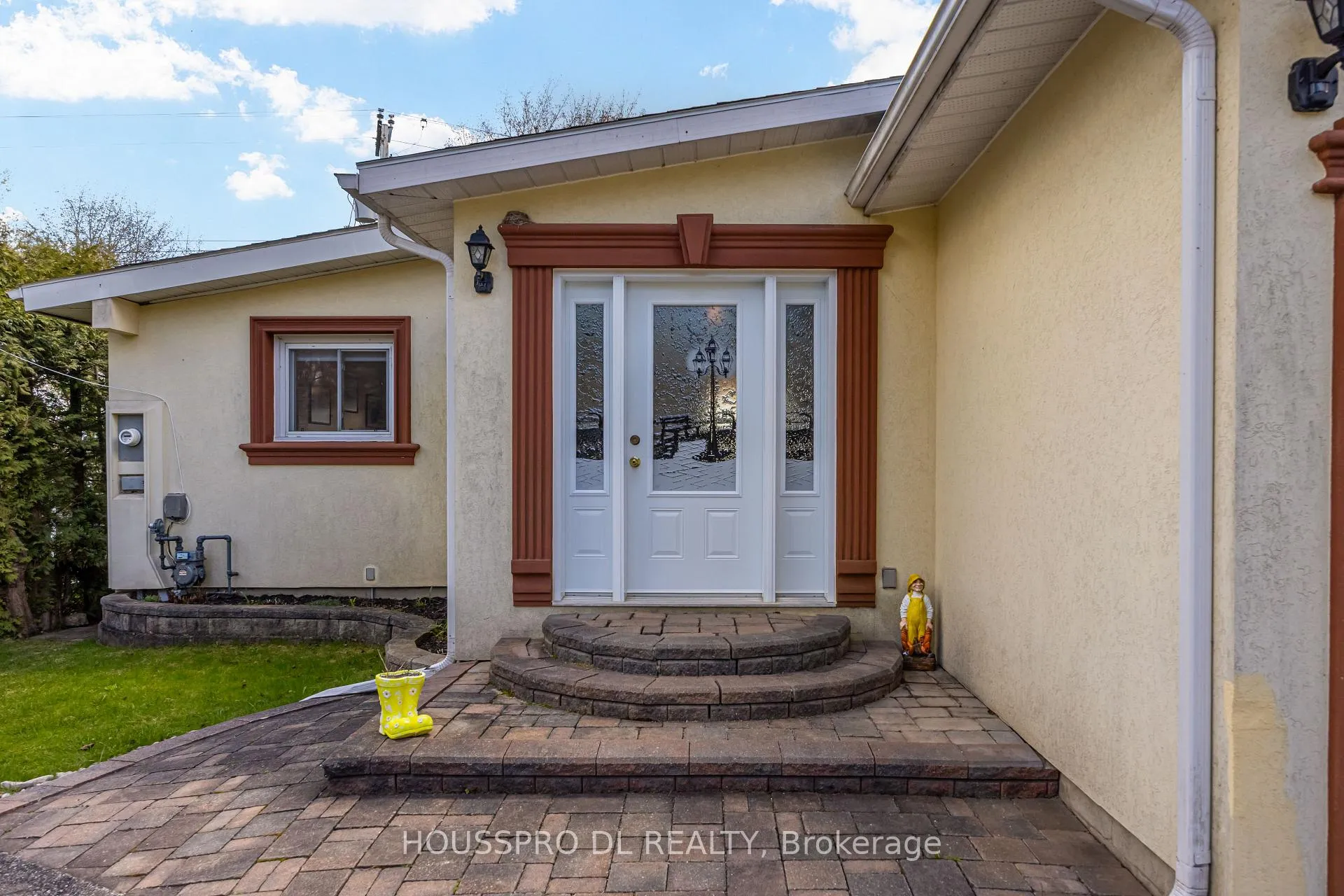 Photo 3 of 2683 Lakeshore Road E, Oro-Medonte, Rural Oro-Medonte — HOMEH