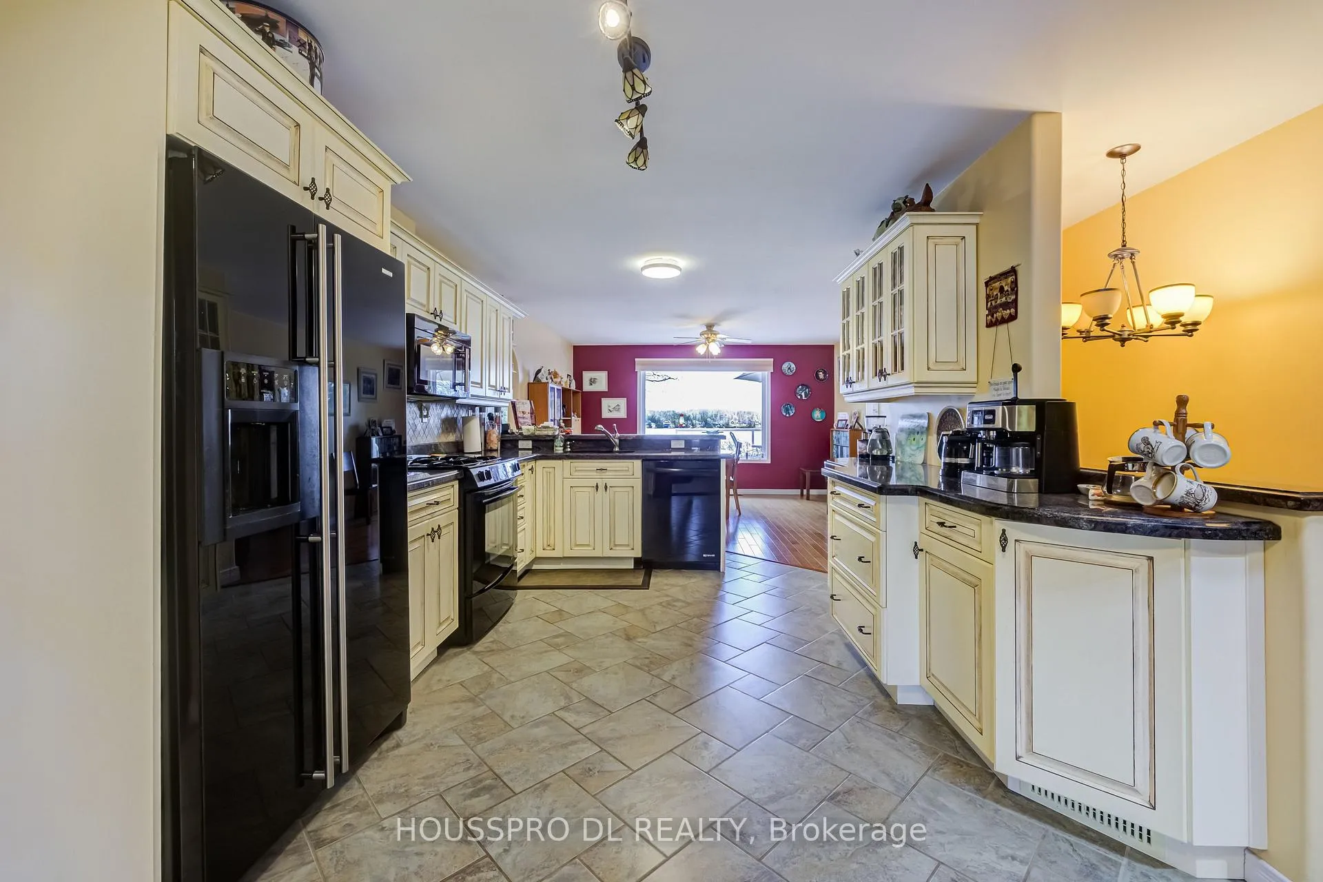 Photo 7 of 2683 Lakeshore Road E, Oro-Medonte, Rural Oro-Medonte — HOMEH