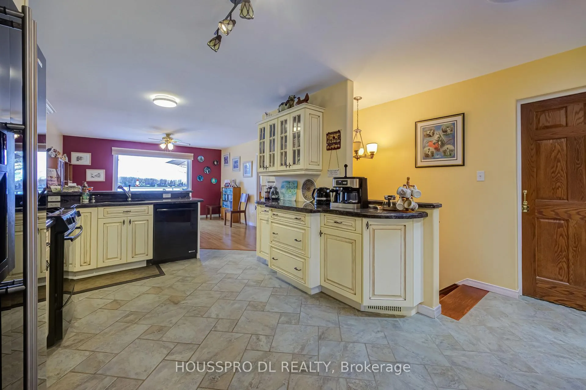 Photo 9 of 2683 Lakeshore Road E, Oro-Medonte, Rural Oro-Medonte — HOMEH