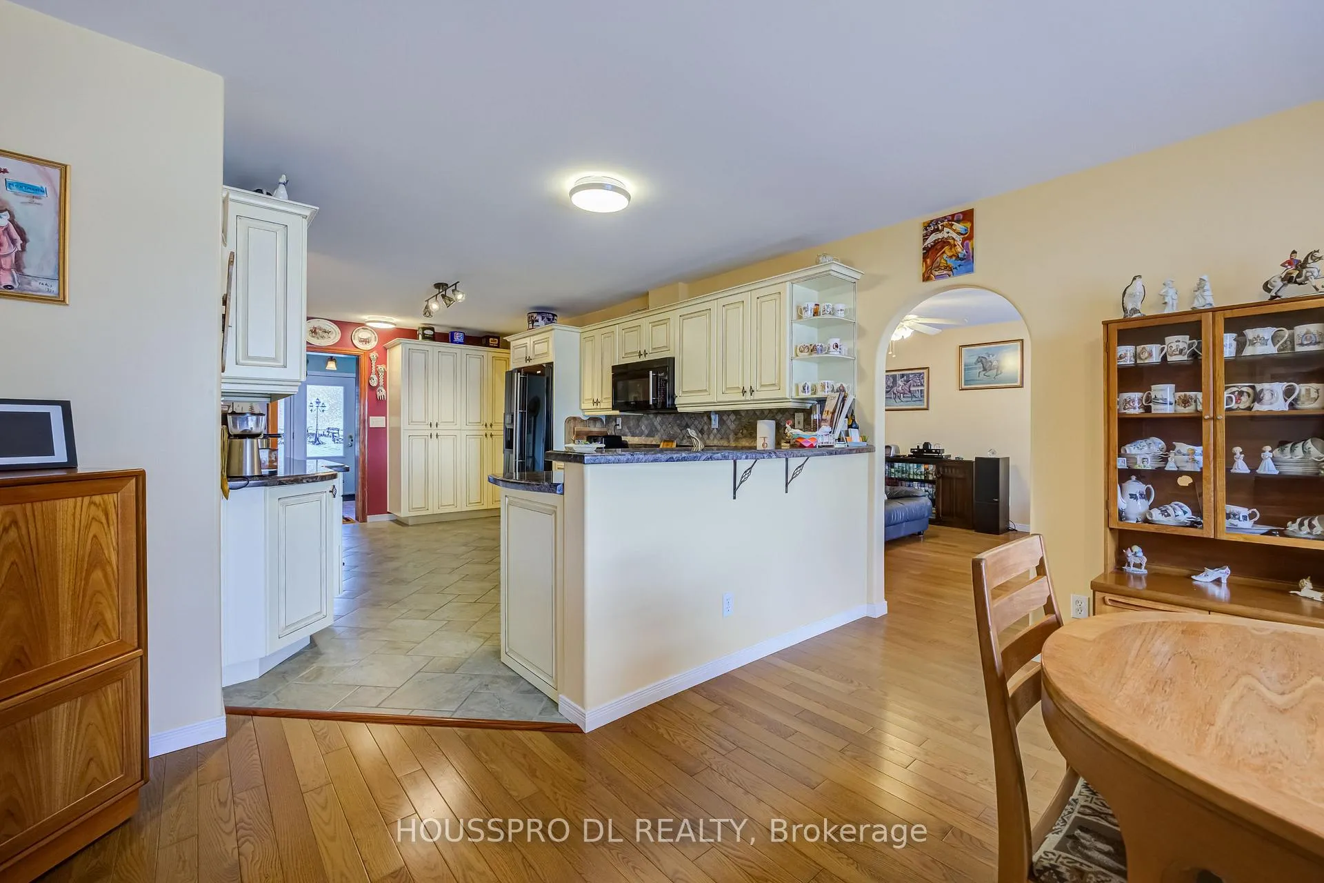 Photo 14 of 2683 Lakeshore Road E, Oro-Medonte, Rural Oro-Medonte — HOMEH