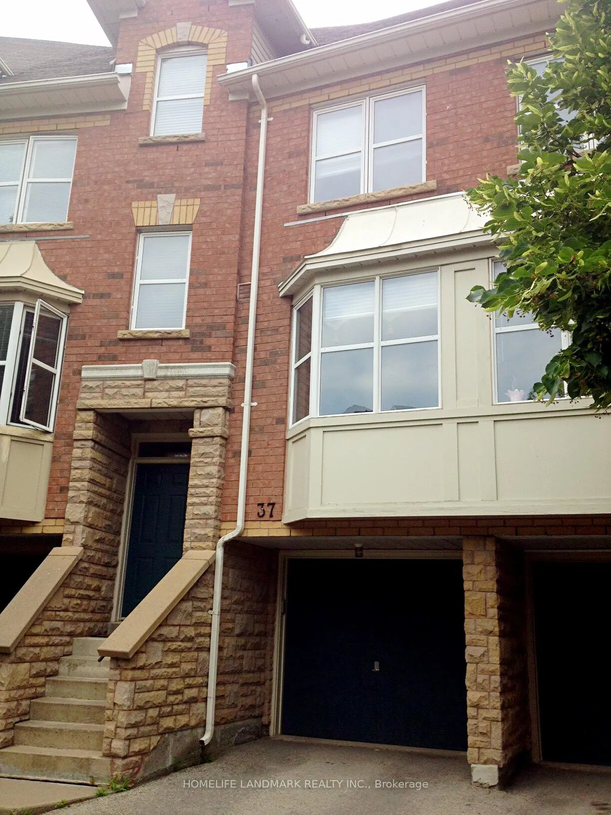 Photo 1 of 37 Michael Way, Markham, Buttonville — HOMEH