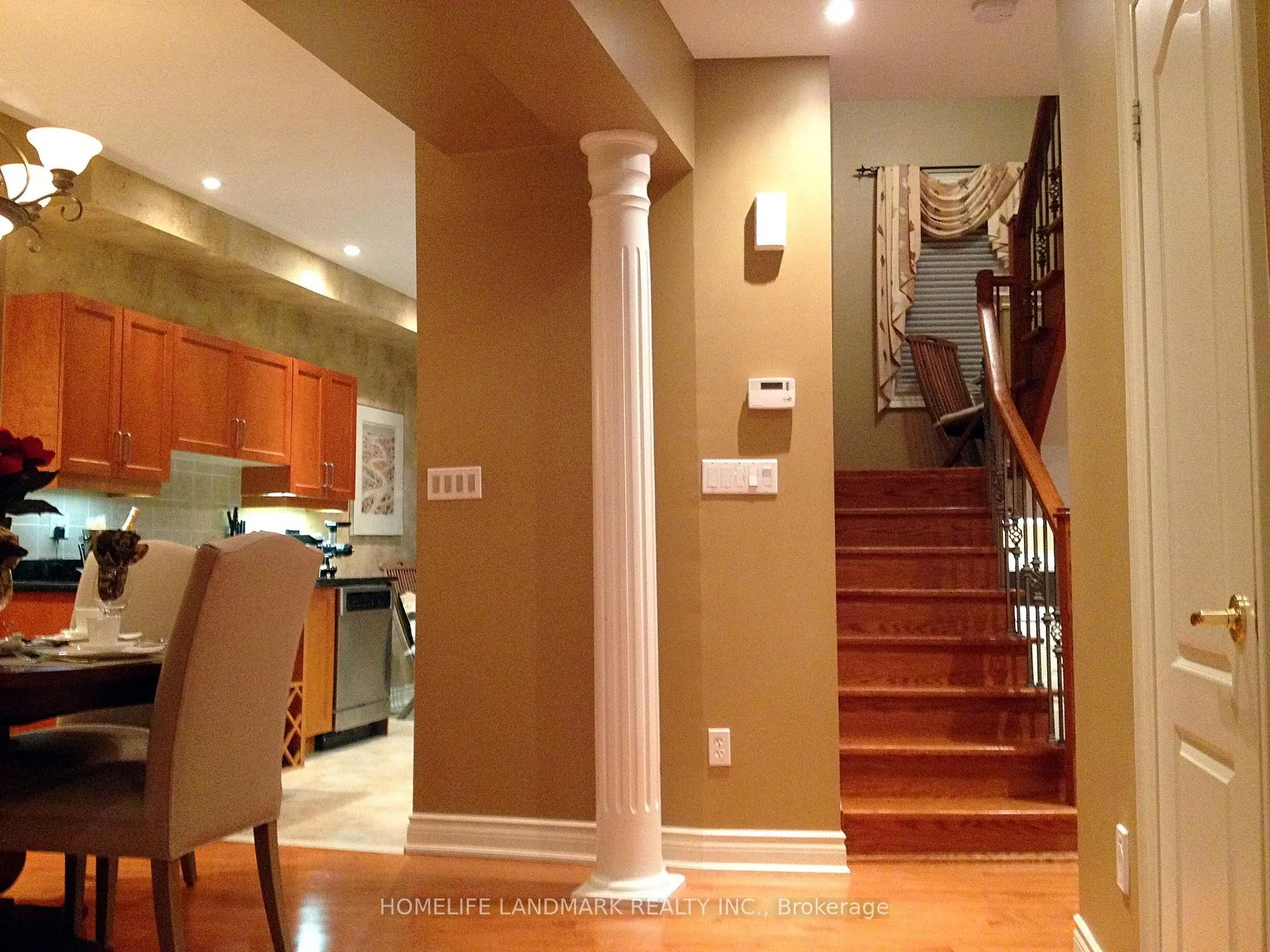 Photo 5 of 37 Michael Way, Markham, Buttonville — HOMEH