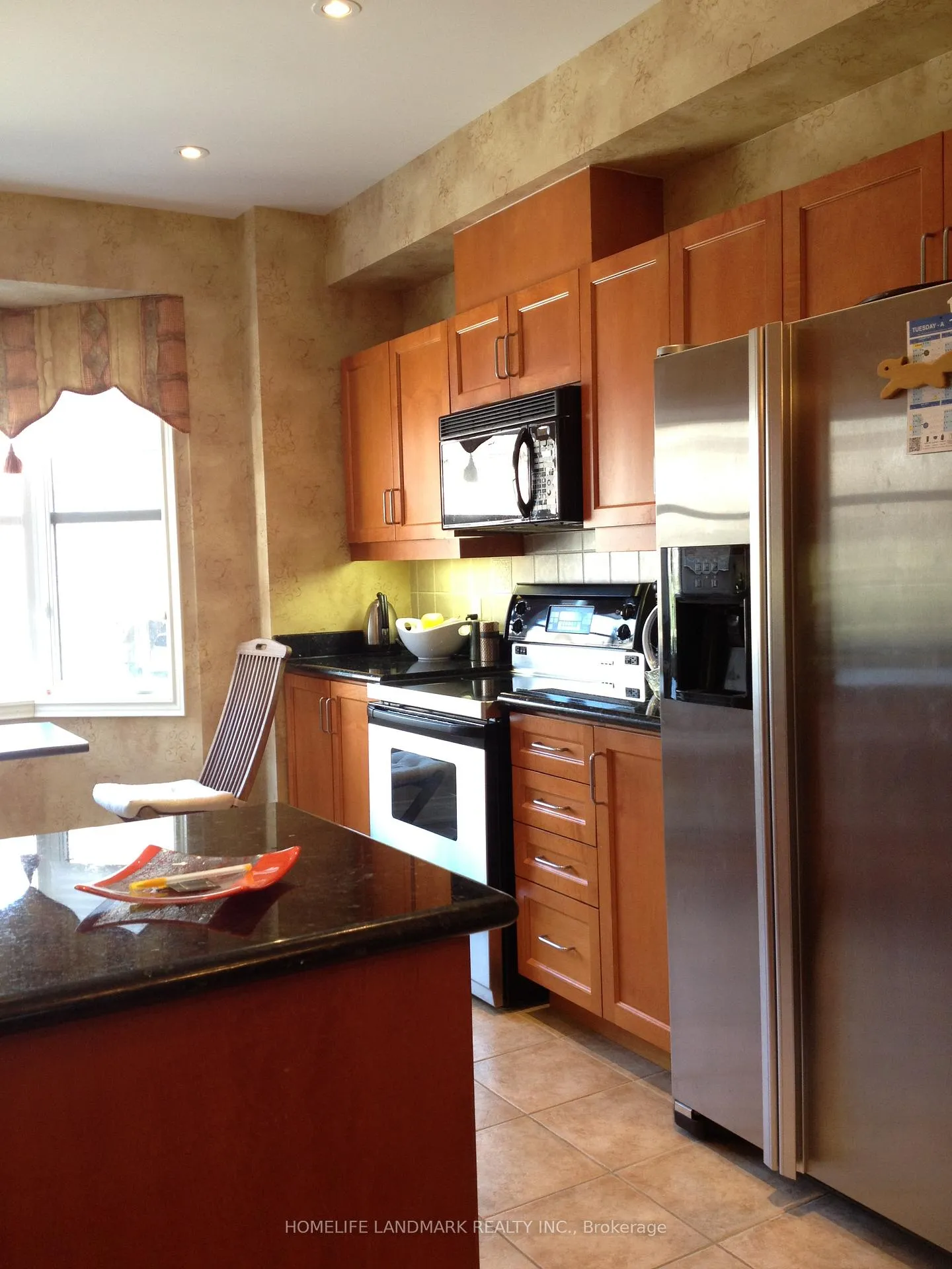 Photo 10 of 37 Michael Way, Markham, Buttonville — HOMEH