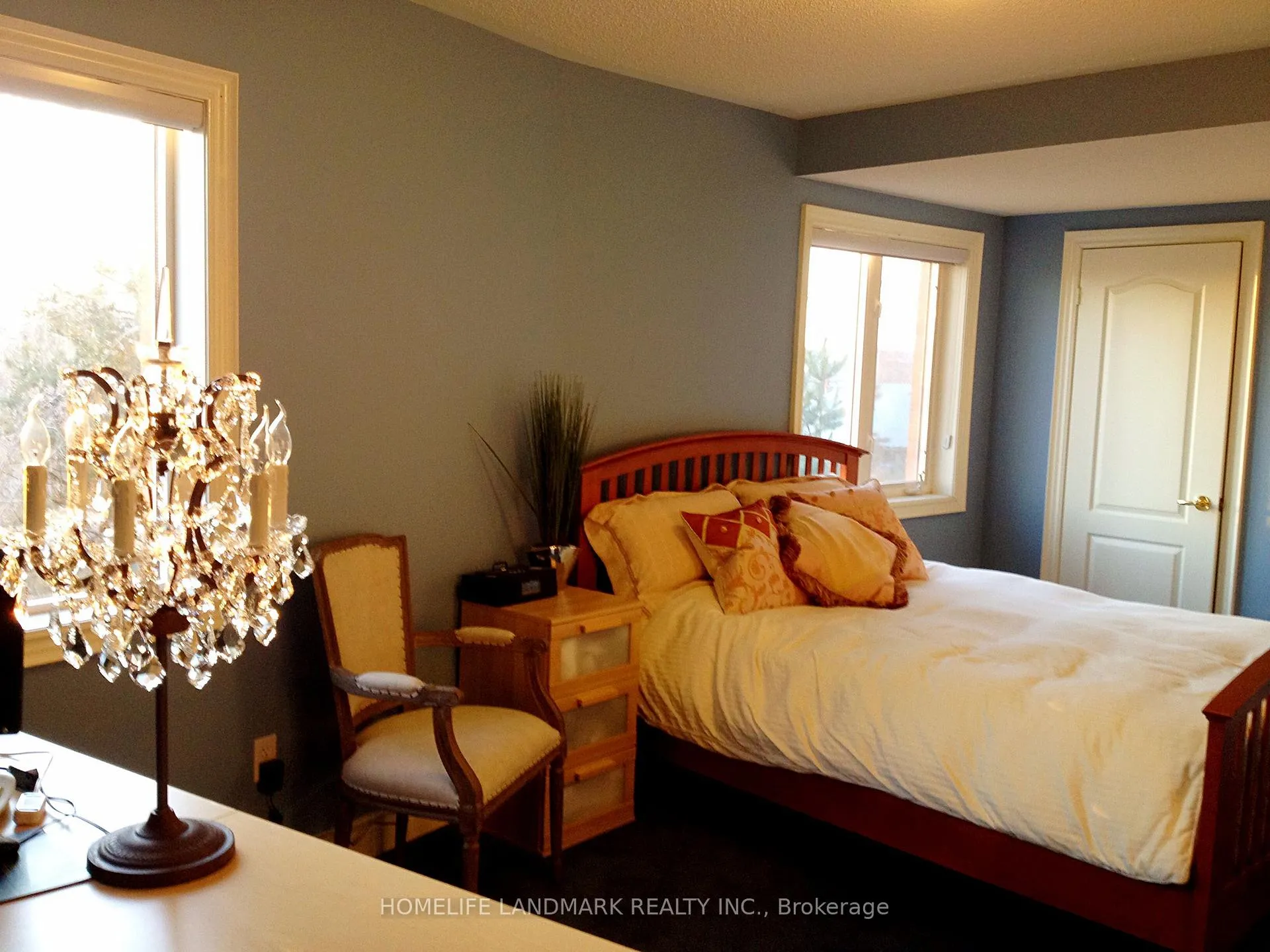 Photo 12 of 37 Michael Way, Markham, Buttonville — HOMEH