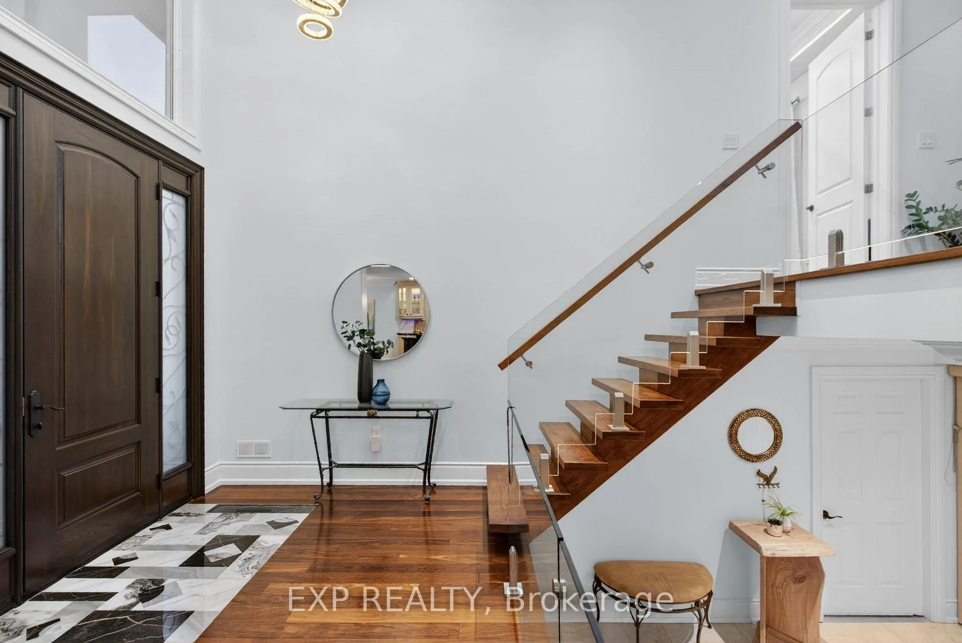 Photo 5 of 2439 Bridge Road, Oakville, West — HOMEH