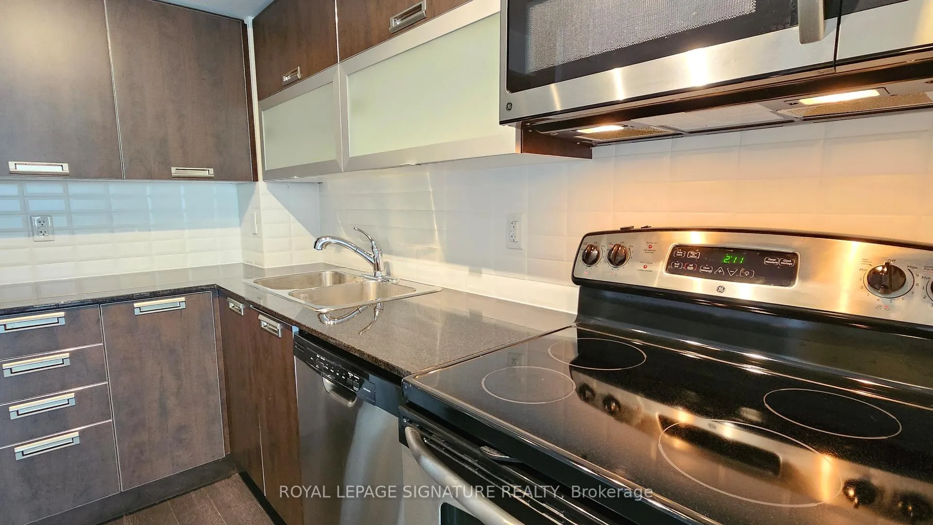 Photo 4 of Unit 1810, 28 Ted Rogers Way, Toronto, Church-Yonge Corridor — HOMEH
