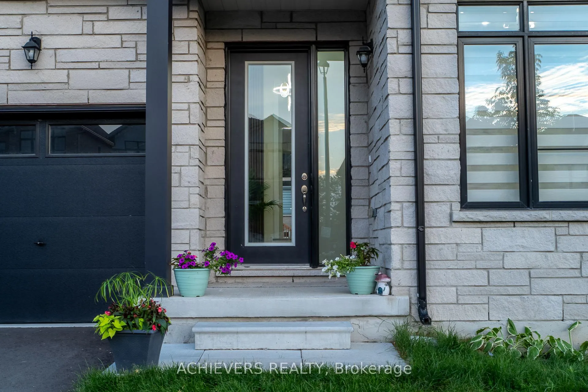 Photo 3 of 47 Daffodil Road, Springwater, Midhurst — HOMEH