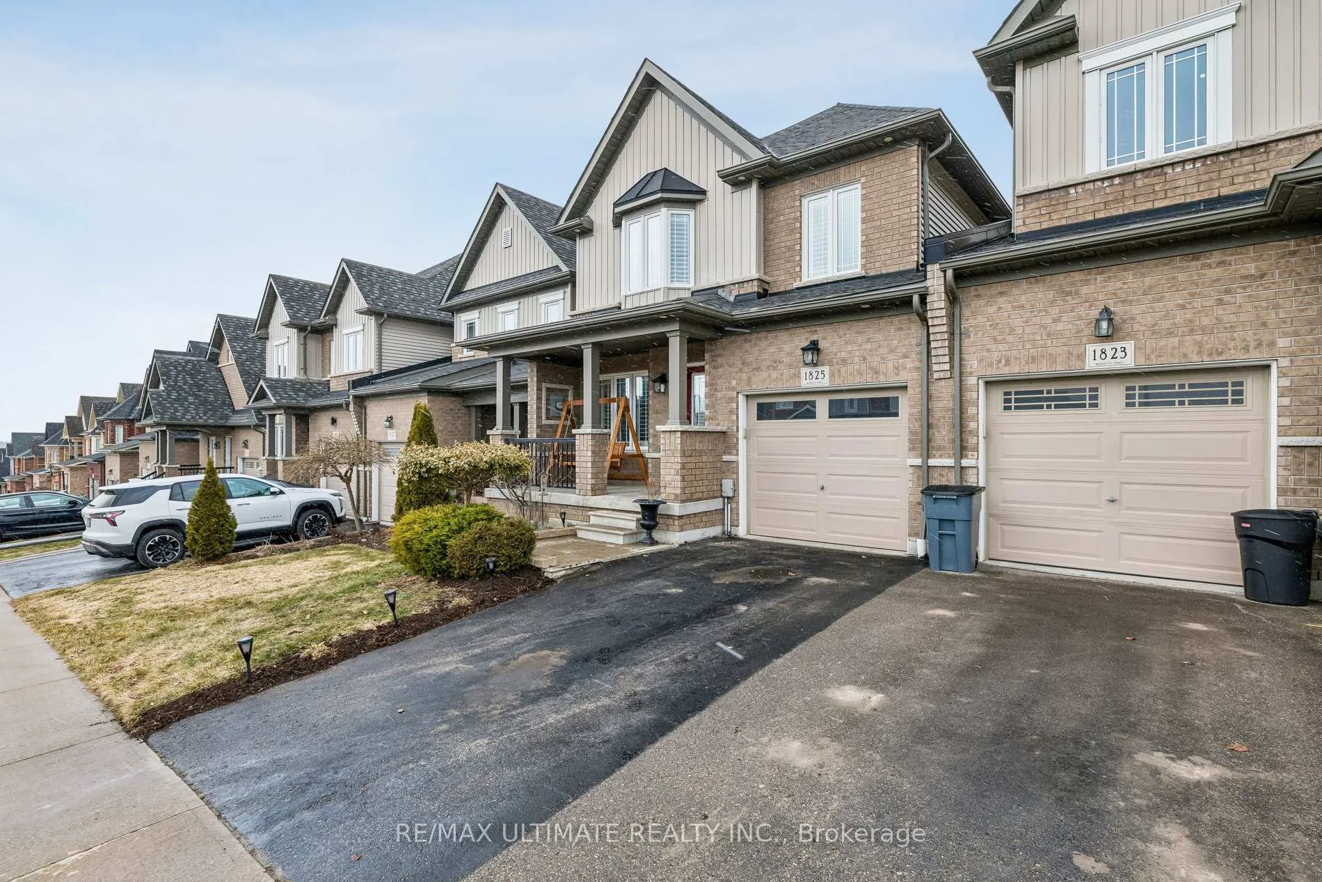 Photo 3 of 1825 Silverstone Crescent, Oshawa, Samac — HOMEH