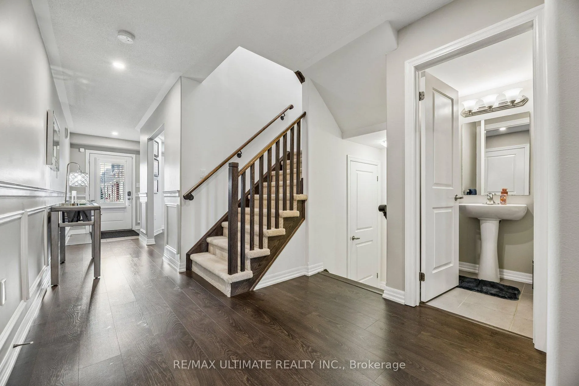 Photo 9 of 1825 Silverstone Crescent, Oshawa, Samac — HOMEH