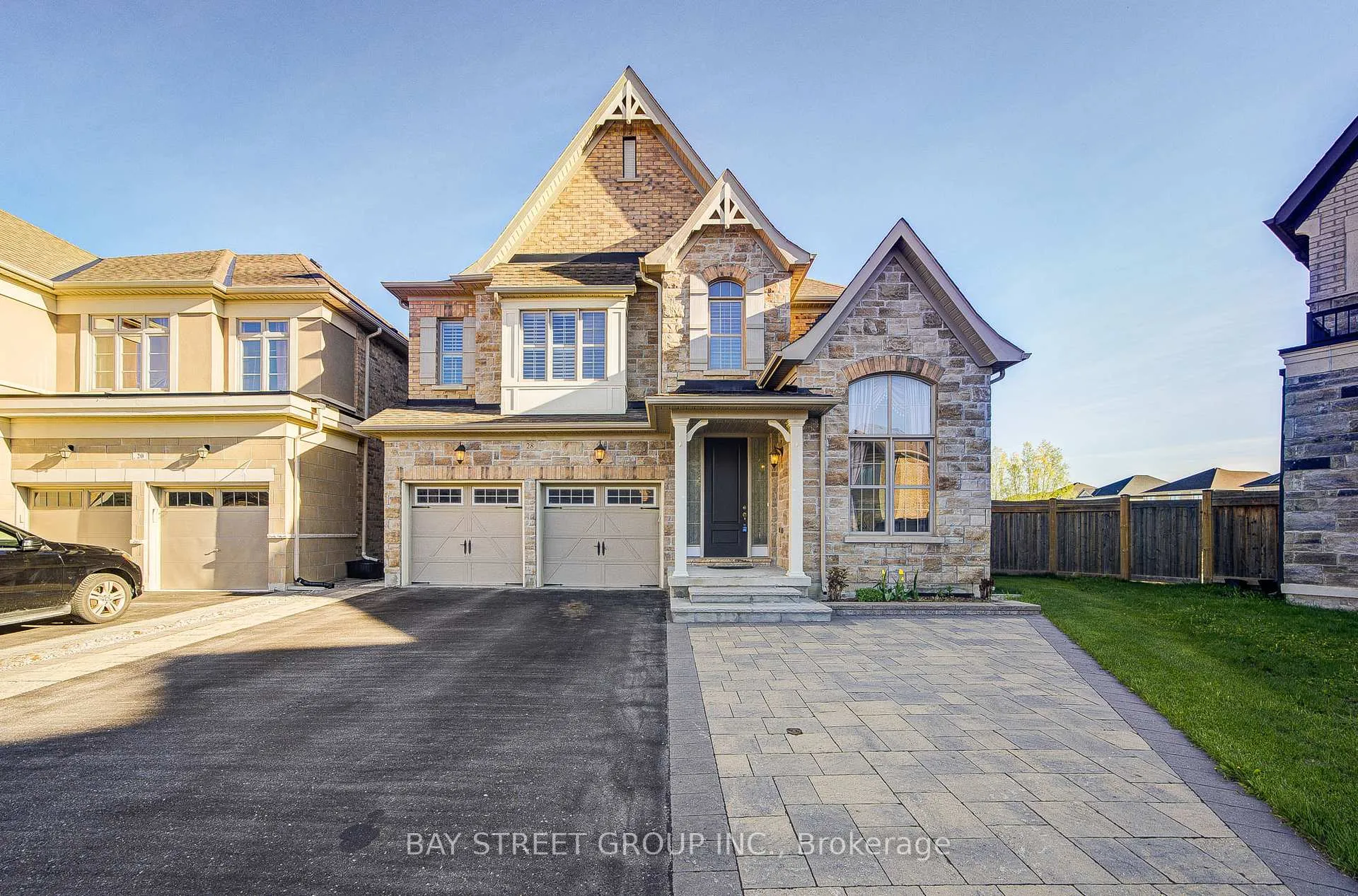 Photo 1 of 28 Boland Court, Aurora, Rural Aurora — HOMEH