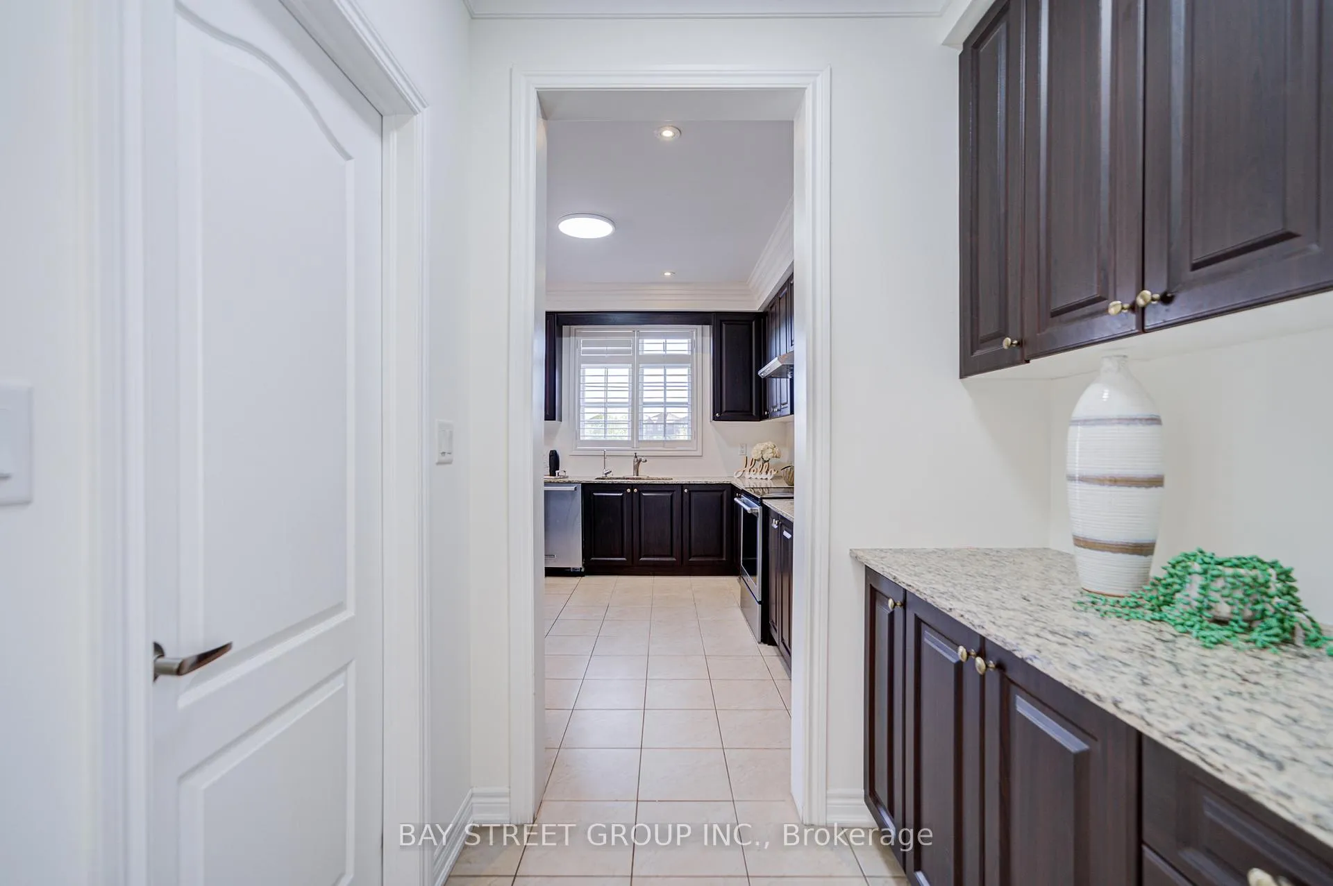 Photo 16 of 28 Boland Court, Aurora, Rural Aurora — HOMEH