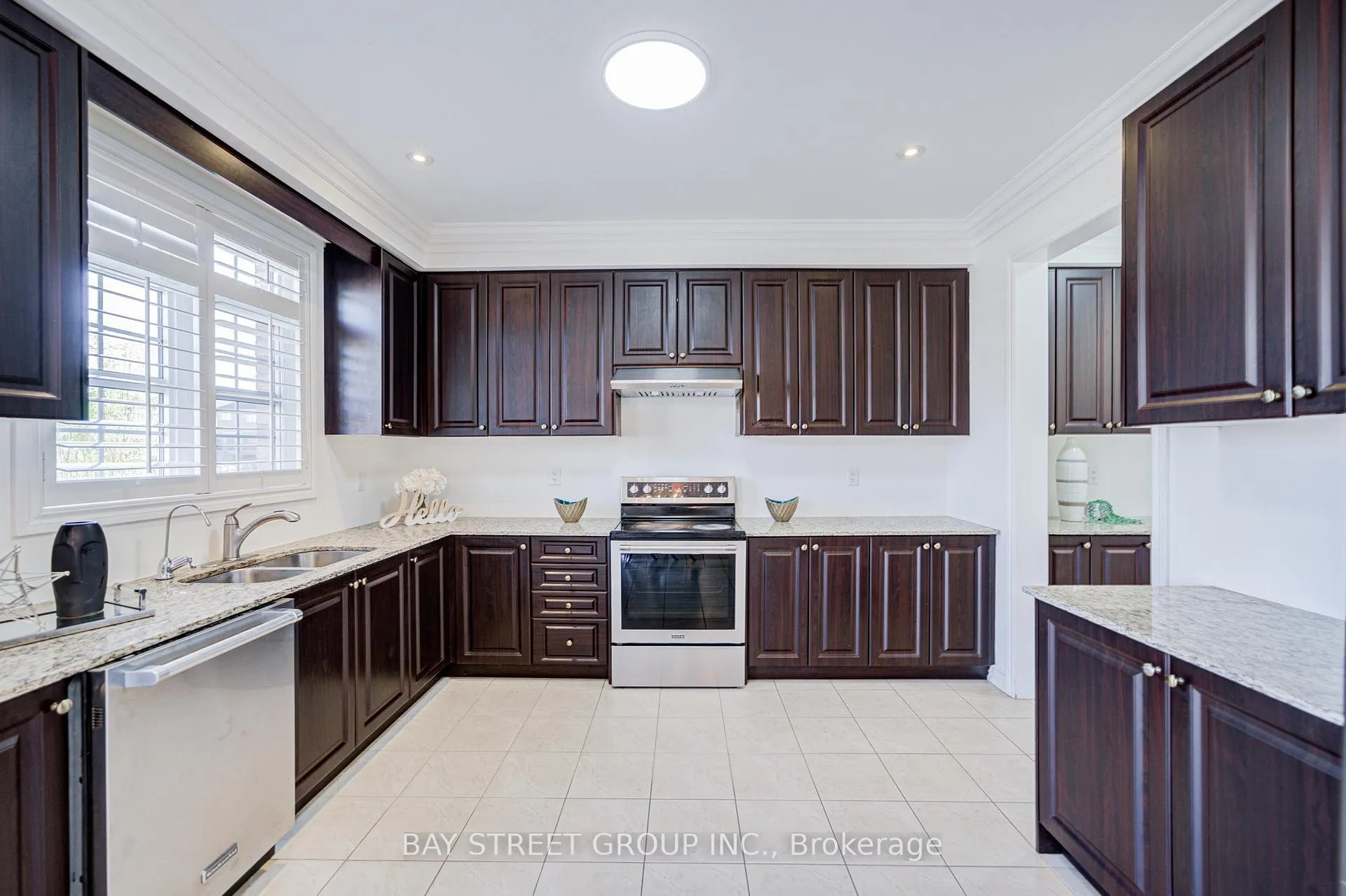 Photo 18 of 28 Boland Court, Aurora, Rural Aurora — HOMEH
