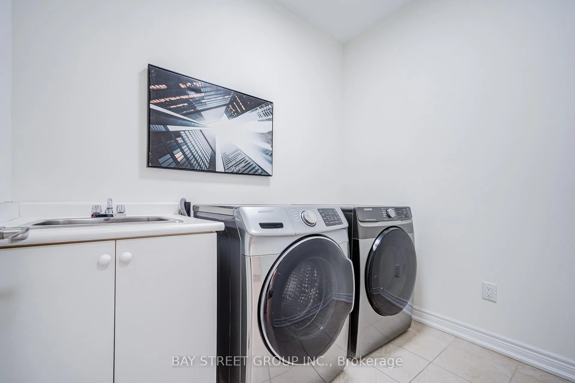 Photo 26 of 28 Boland Court, Aurora, Rural Aurora — HOMEH