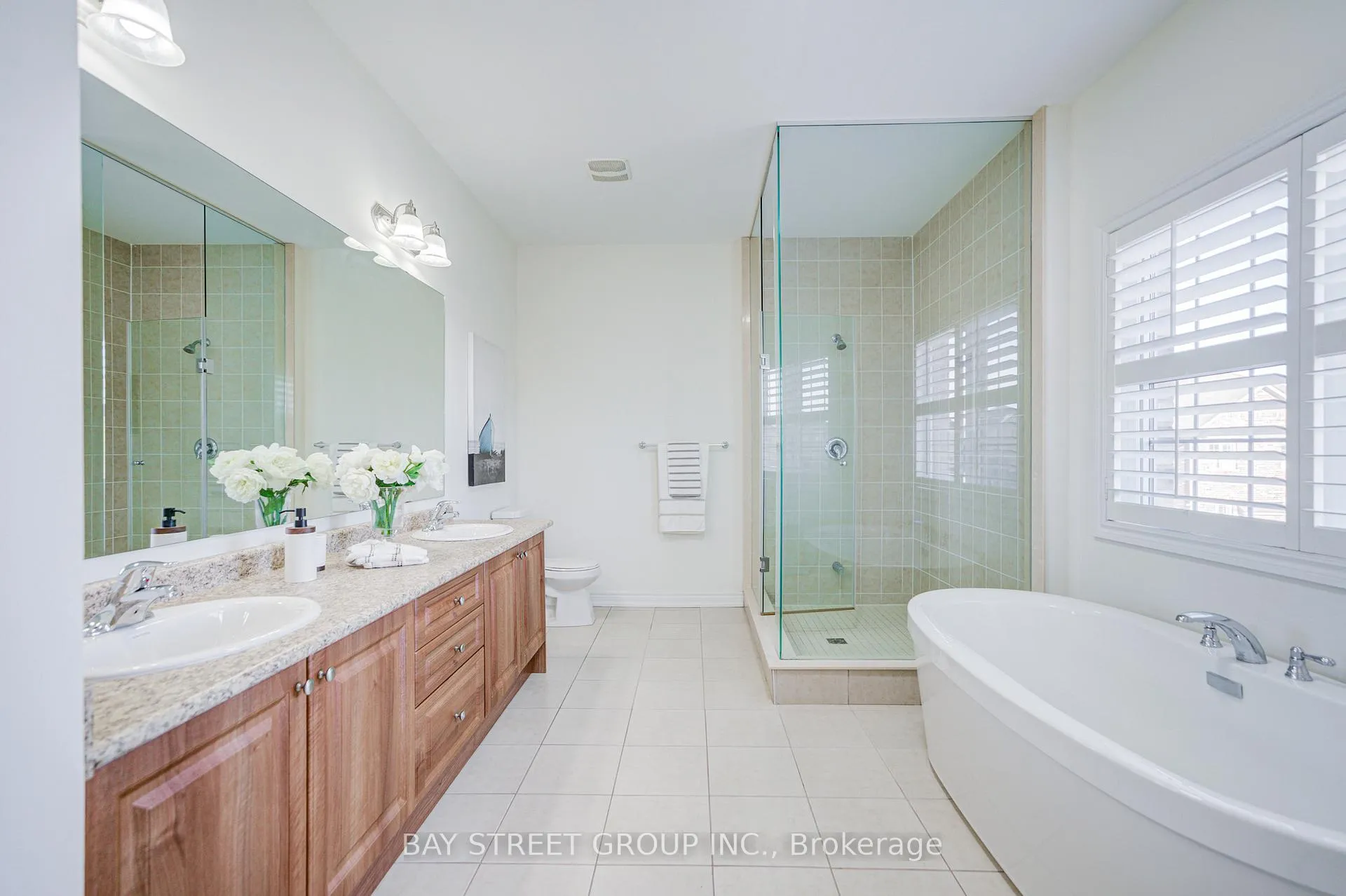 Photo 30 of 28 Boland Court, Aurora, Rural Aurora — HOMEH