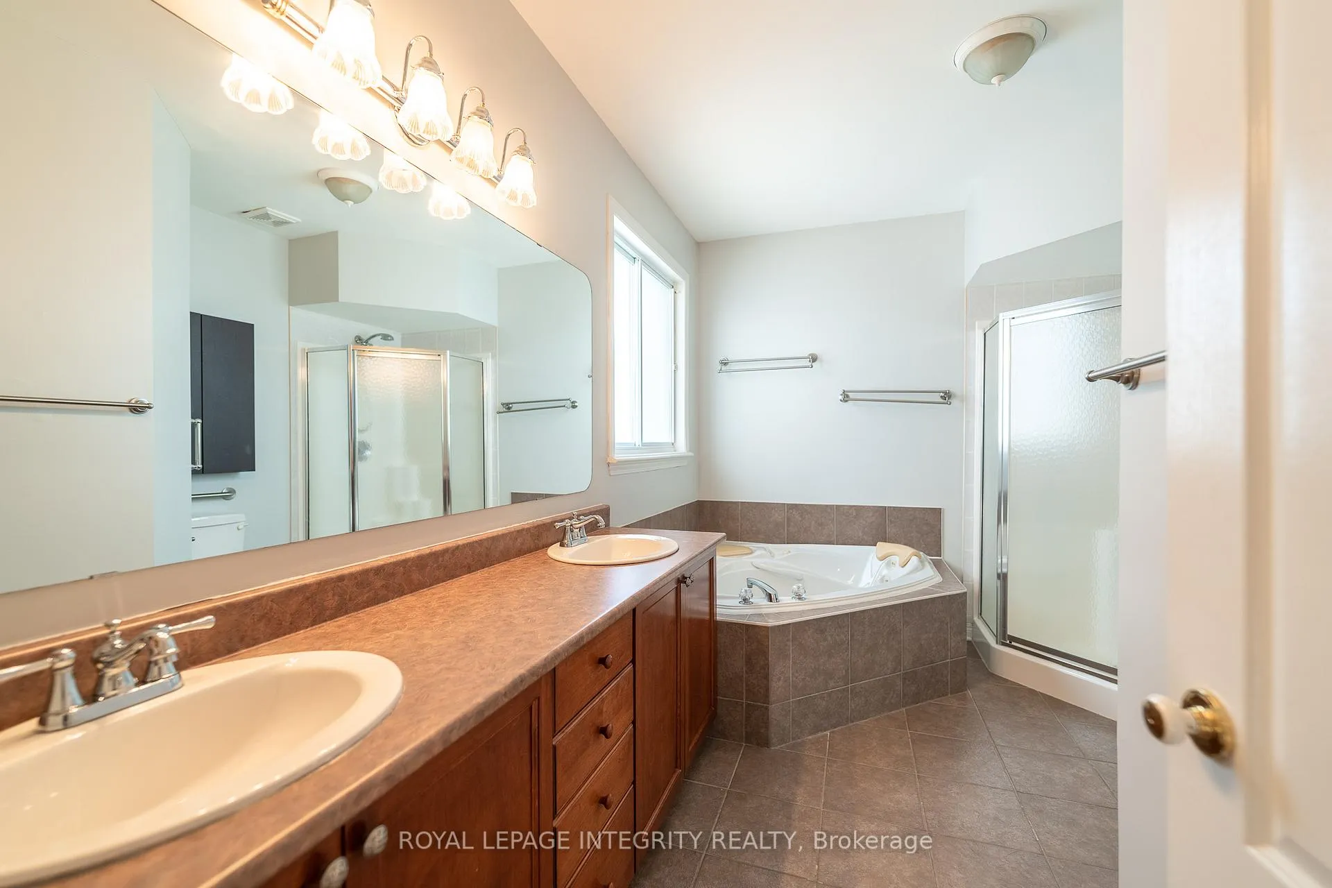 Photo 20 of 12 Maple Stand Way, Ottawa, Barrhaven East — HOMEH