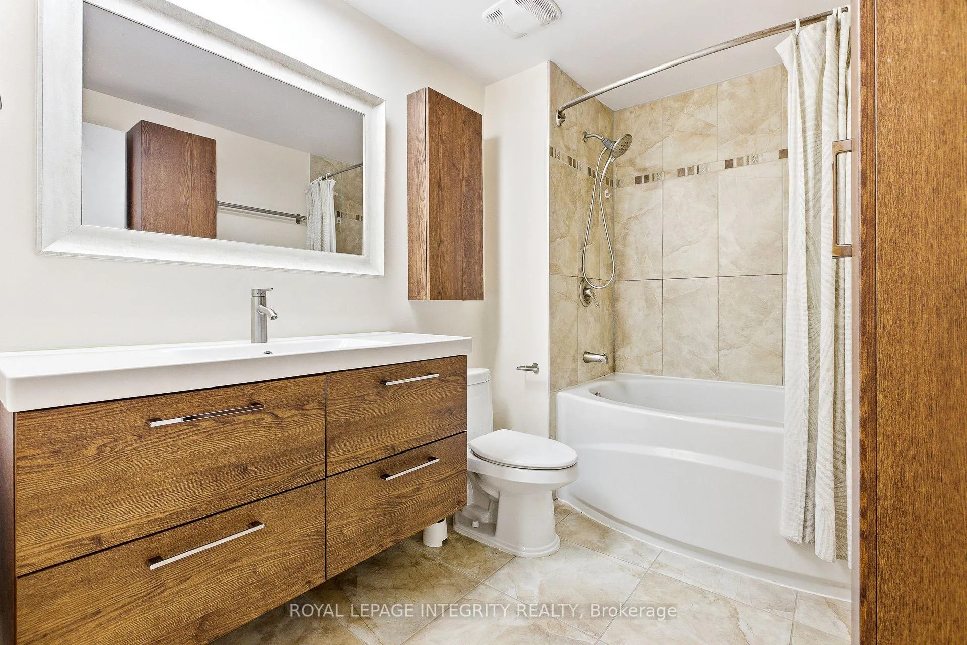 Photo 17 of Unit 33, 3205 Uplands Drive, Ottawa, Hunt Club Woods — HOMEH
