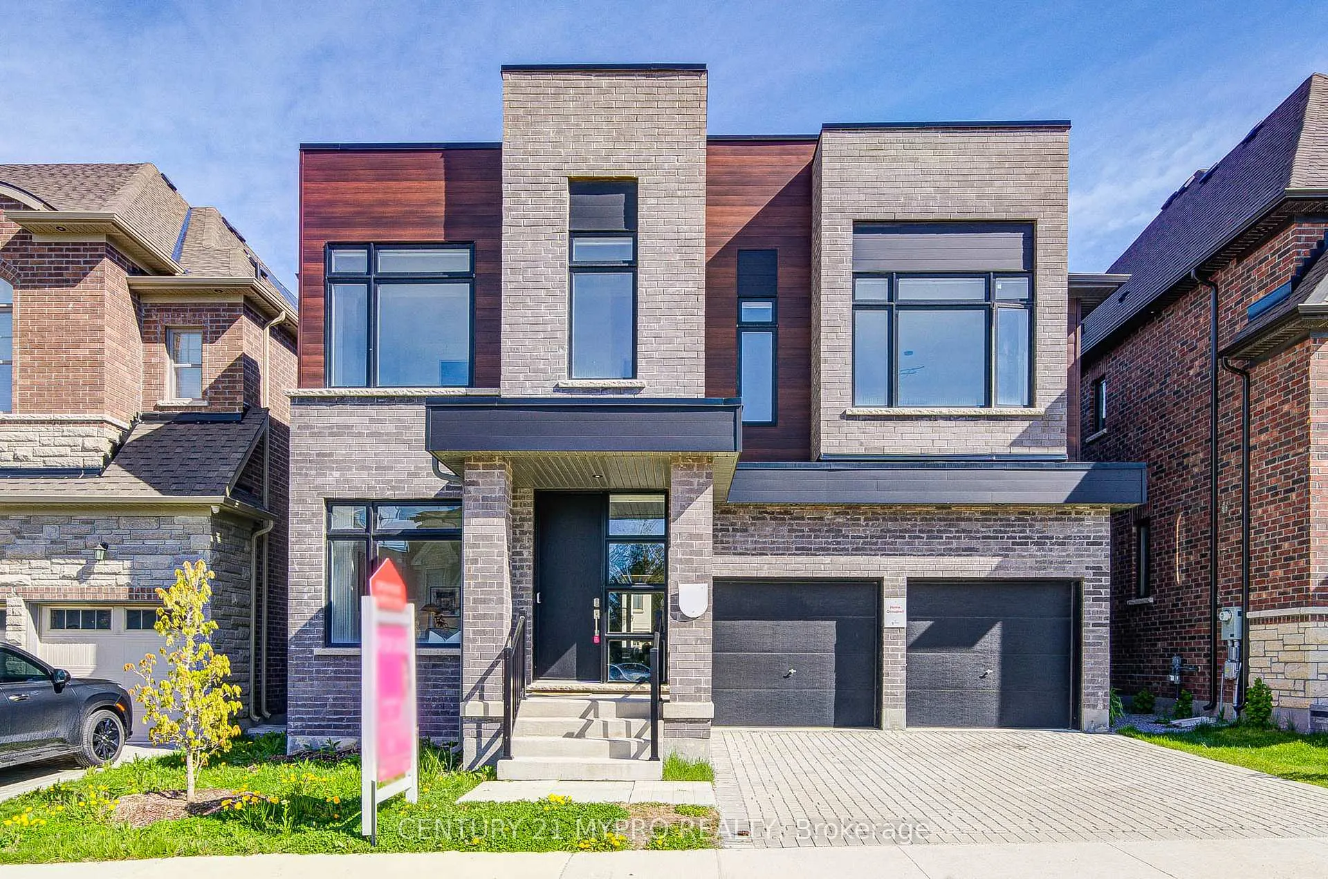 Photo 1 of 12 Vanderbergh Avenue, Markham, Angus Glen — HOMEH